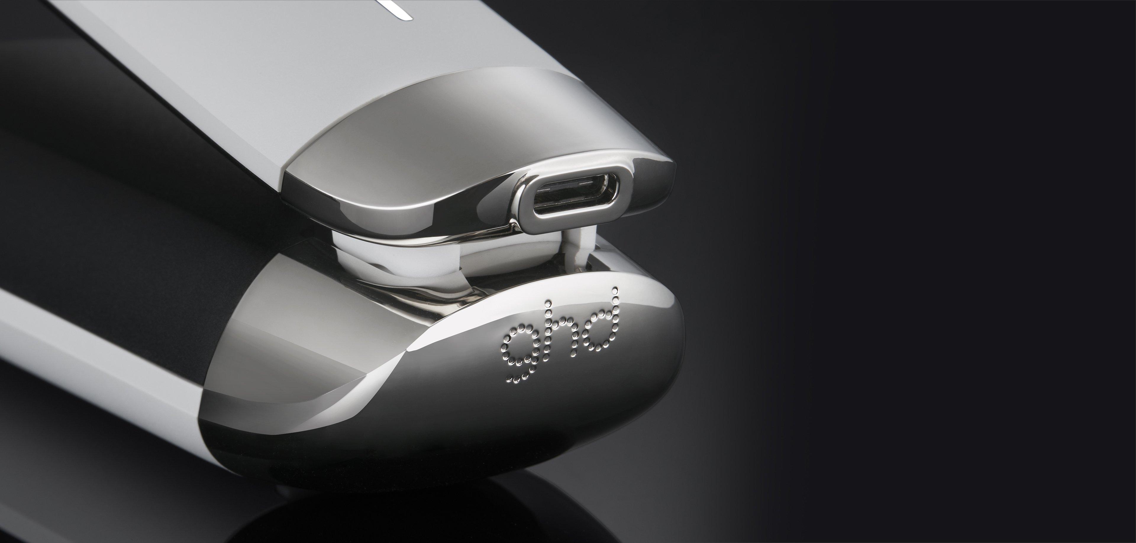 GHD UNPLUGGED CORDLESS HAIR STRAIGHTENER (22MM PLATE) WHITE
