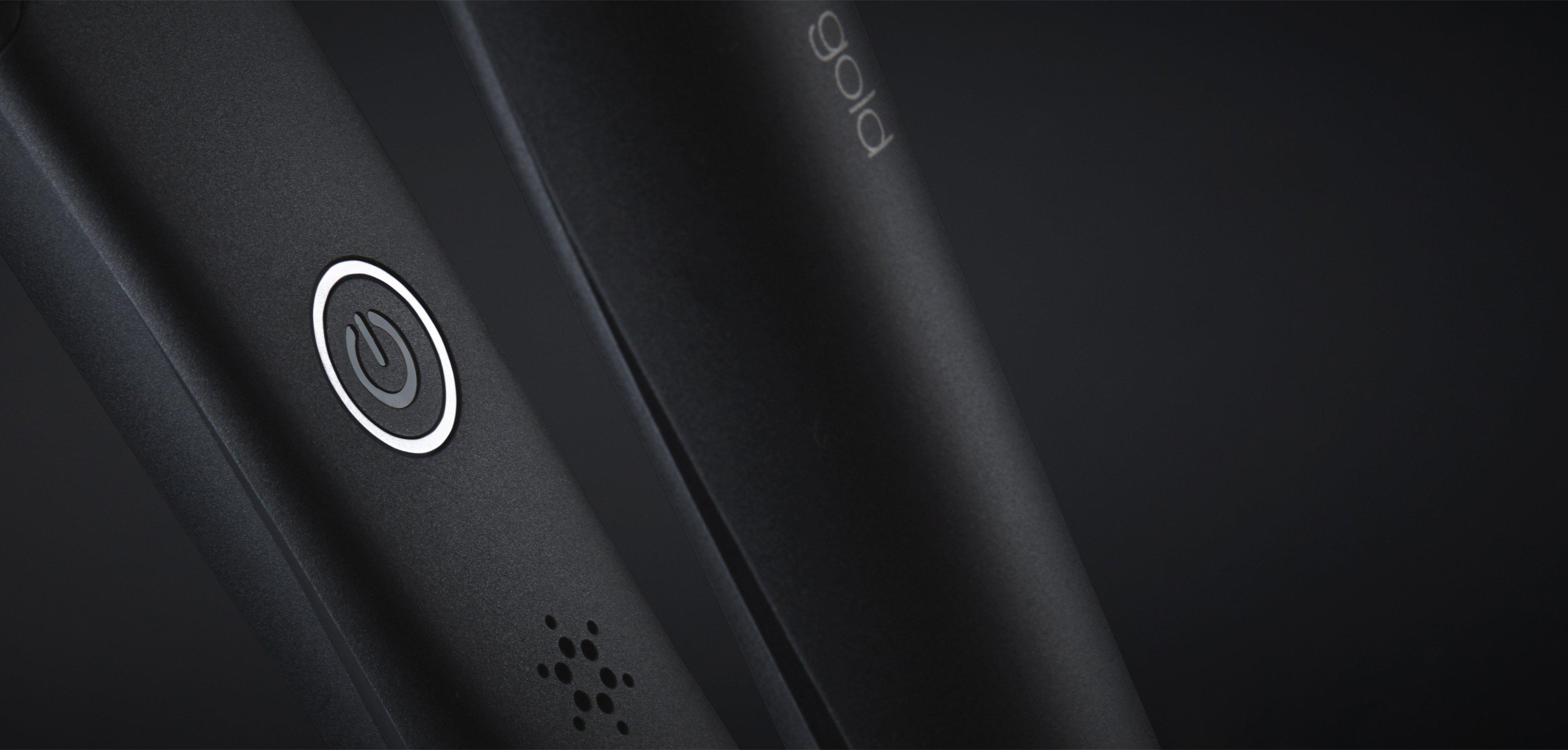 Ein-und Ausschalter des ghd gold Haarglätters in Schwarz