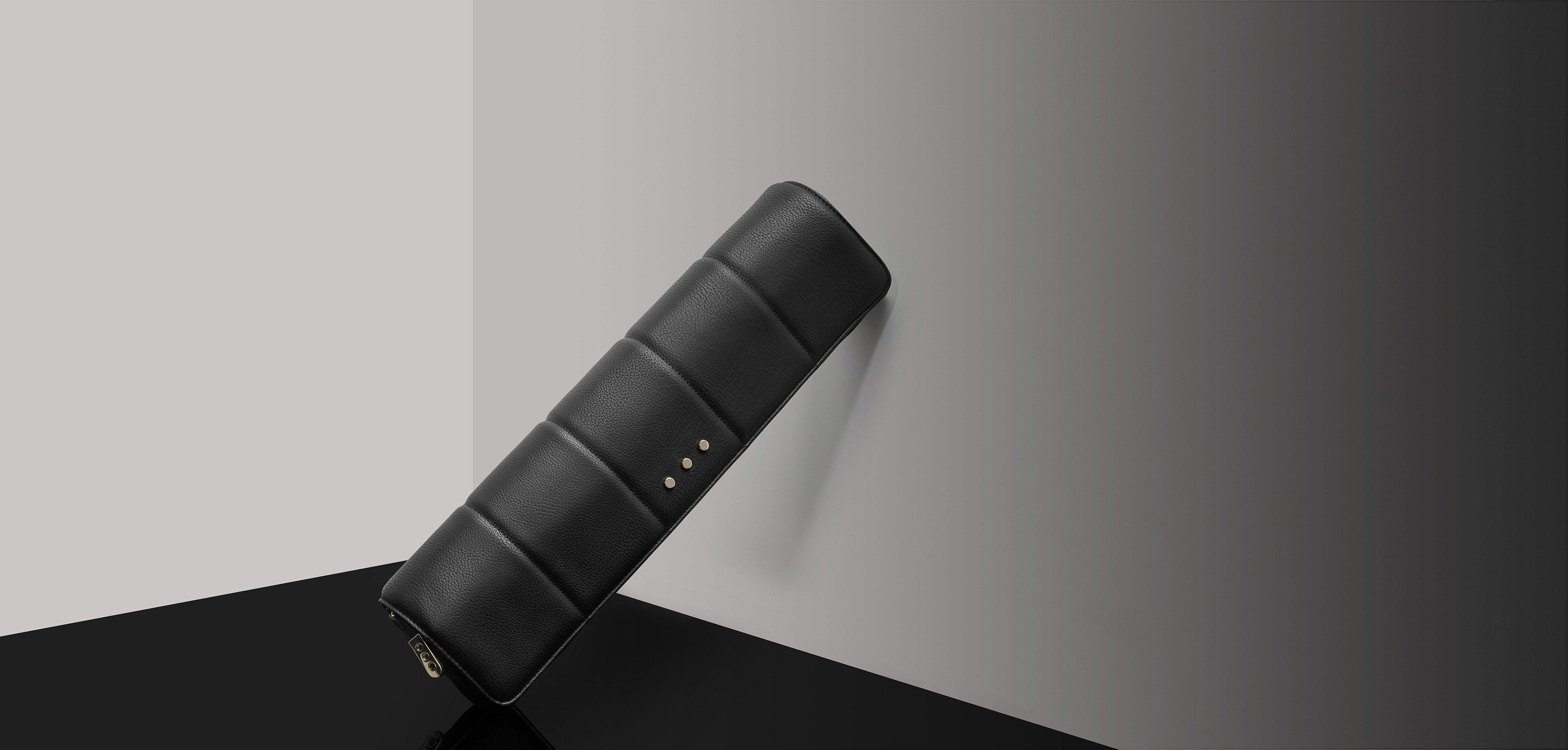 NEW GHD 2-IN-1 HEAT-RESISTANT WET-TO-DRY BAG & MAT