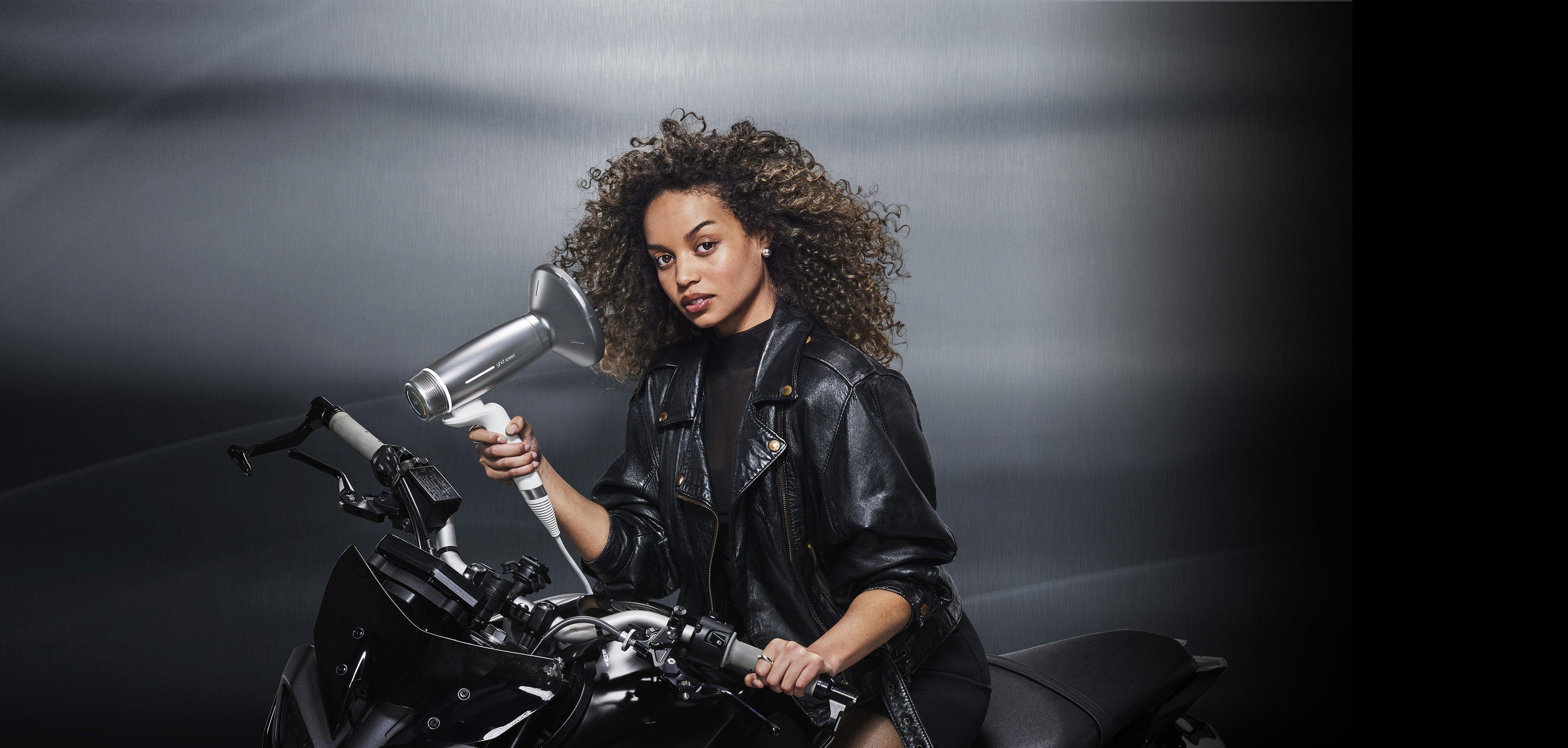 NOUVEAU SÈCHE-CHEVEUX ULTRA-RAPIDE GHD SPEED BLANC