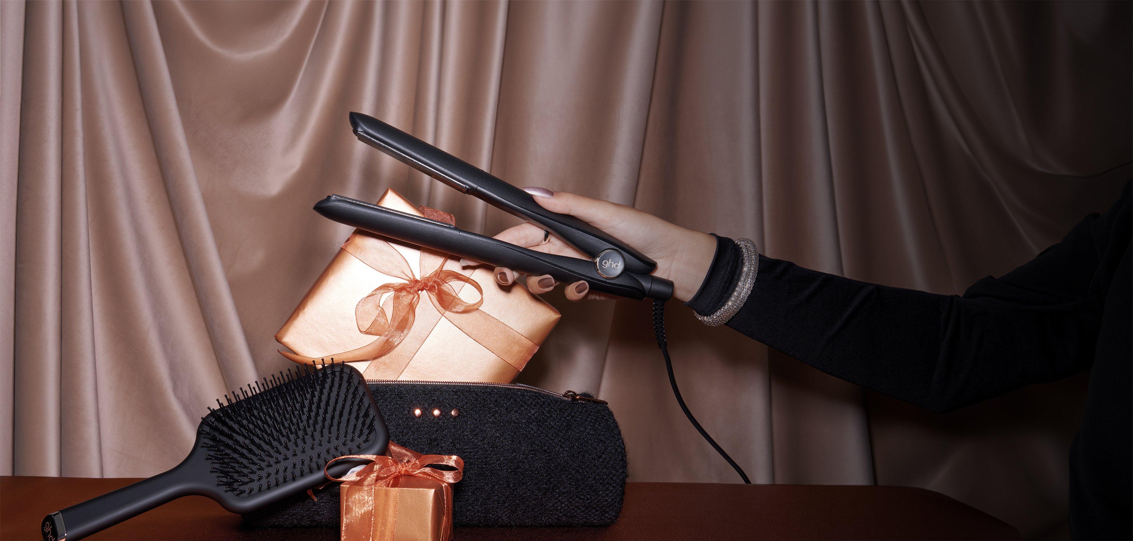 NEW GHD GOLD HAIR STRAIGHTENER FESTIVE GIFT SET IN BLACK (WORTH £256.50)