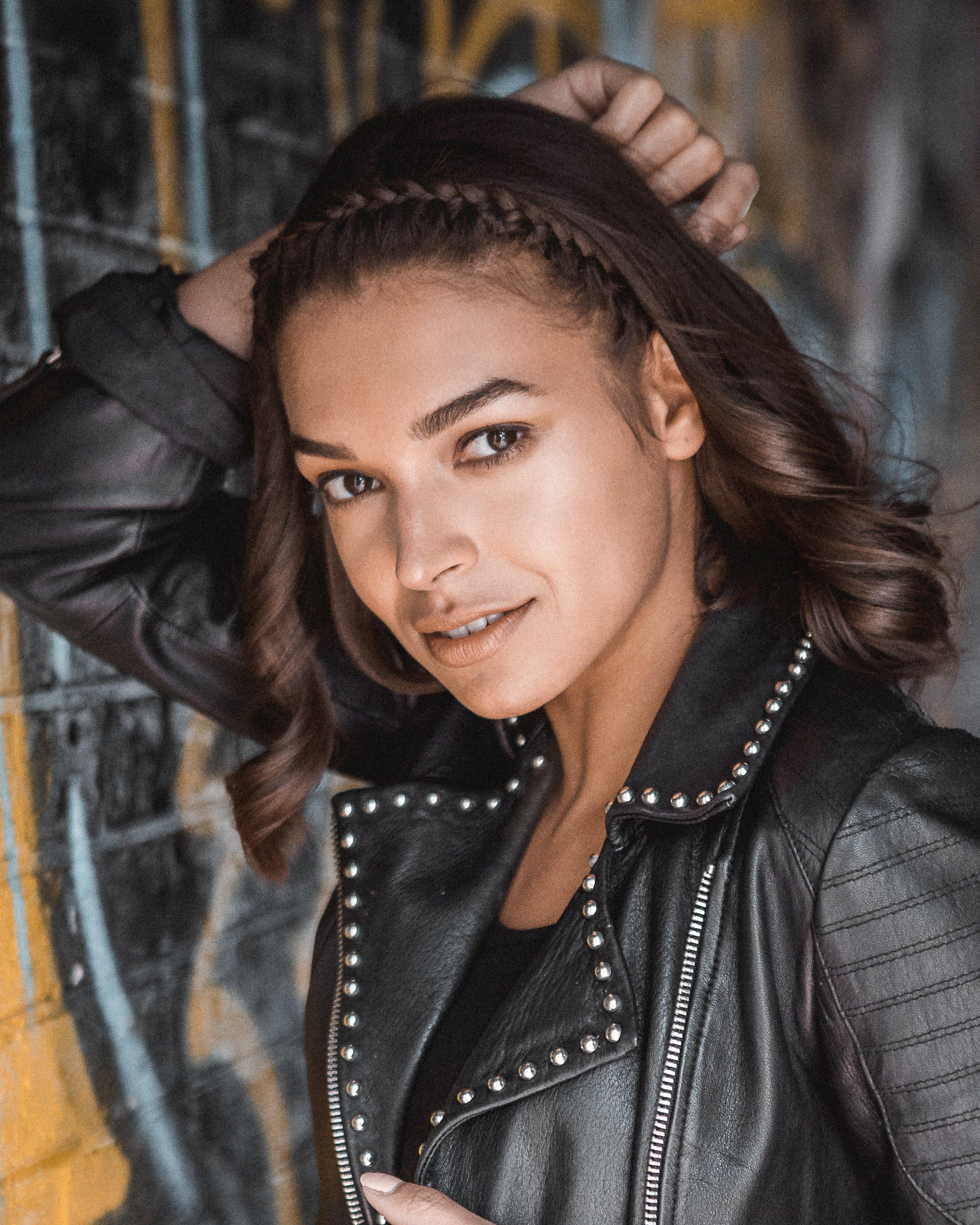 Braided_Head_Band_Hairstyles_Hub_Image.jpg
