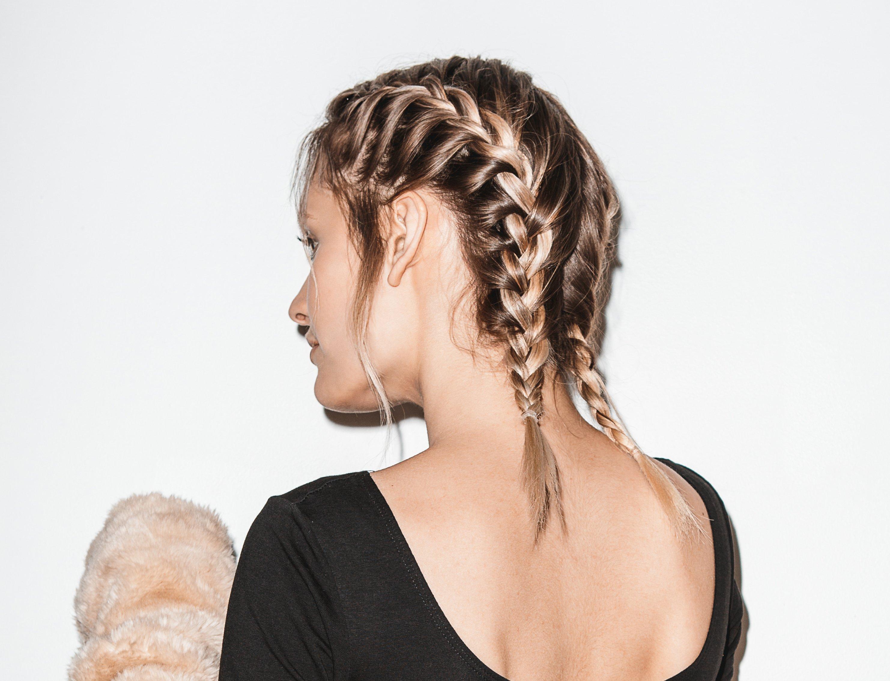 Braids_For_Long_Hair_Image_2_Split_Banner.jpg