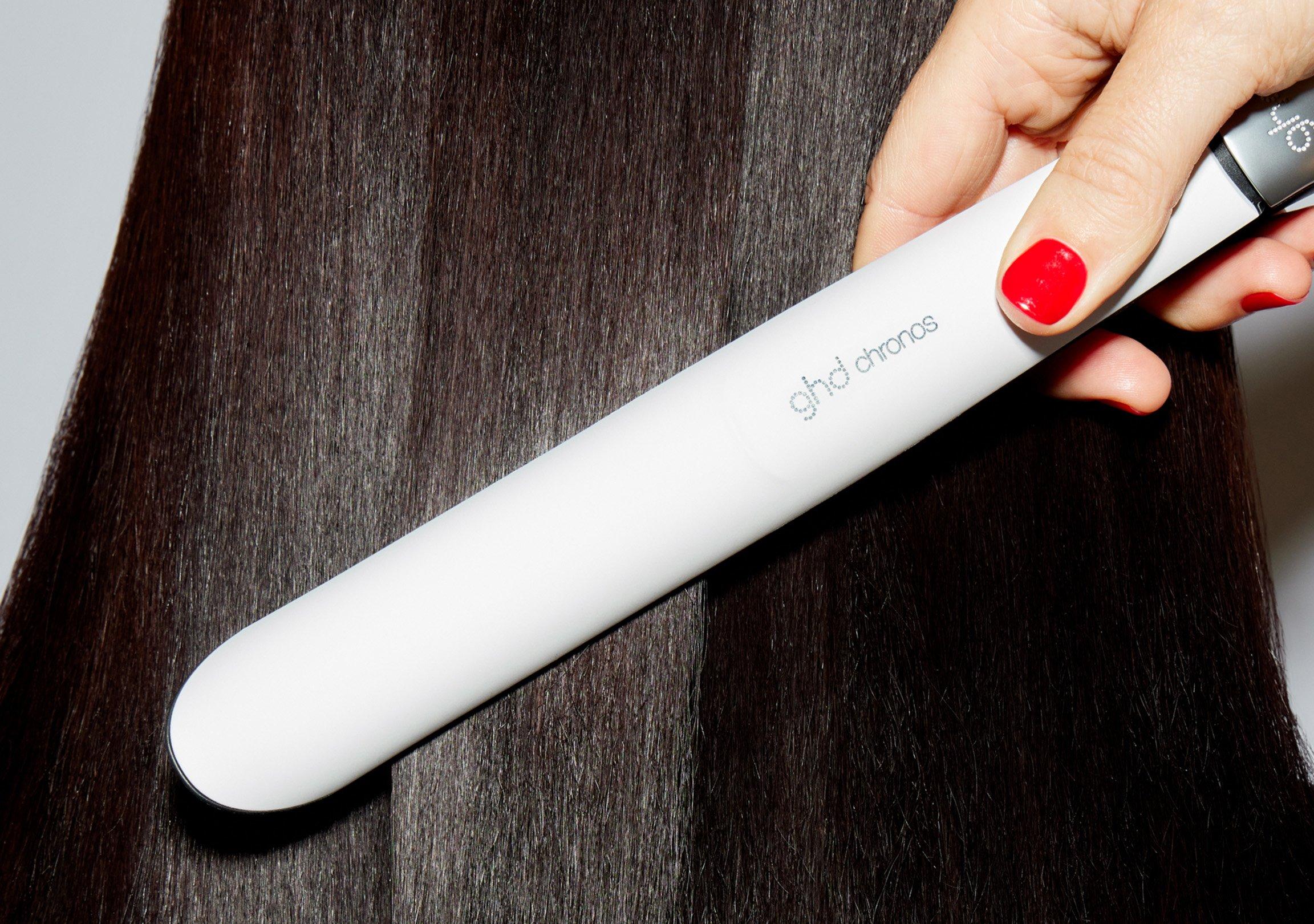 Chronos hair straightener in white
