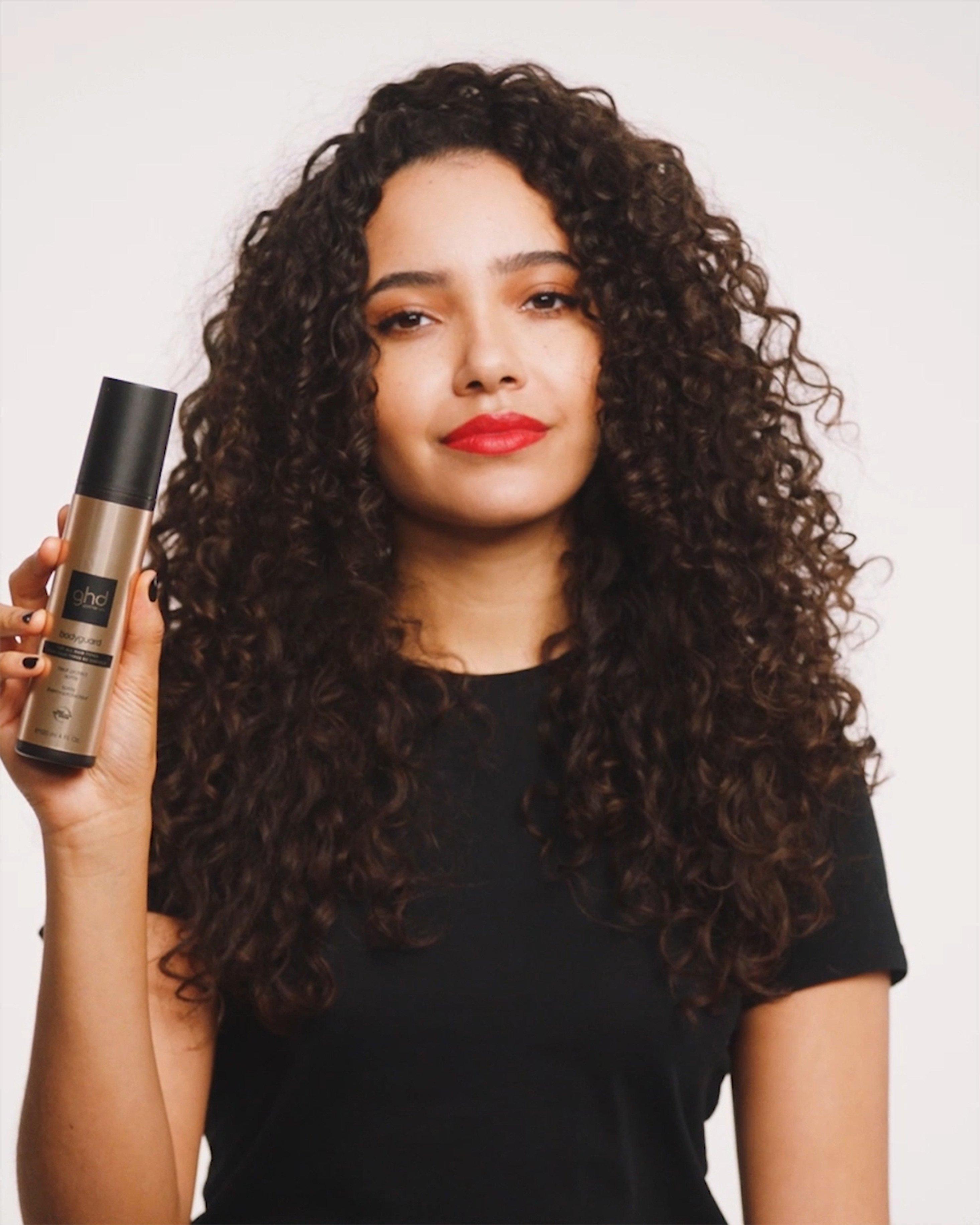 Chronos24_SBSVideo_Clean_StraightenCurlyHair_Step_1_3x.jpg