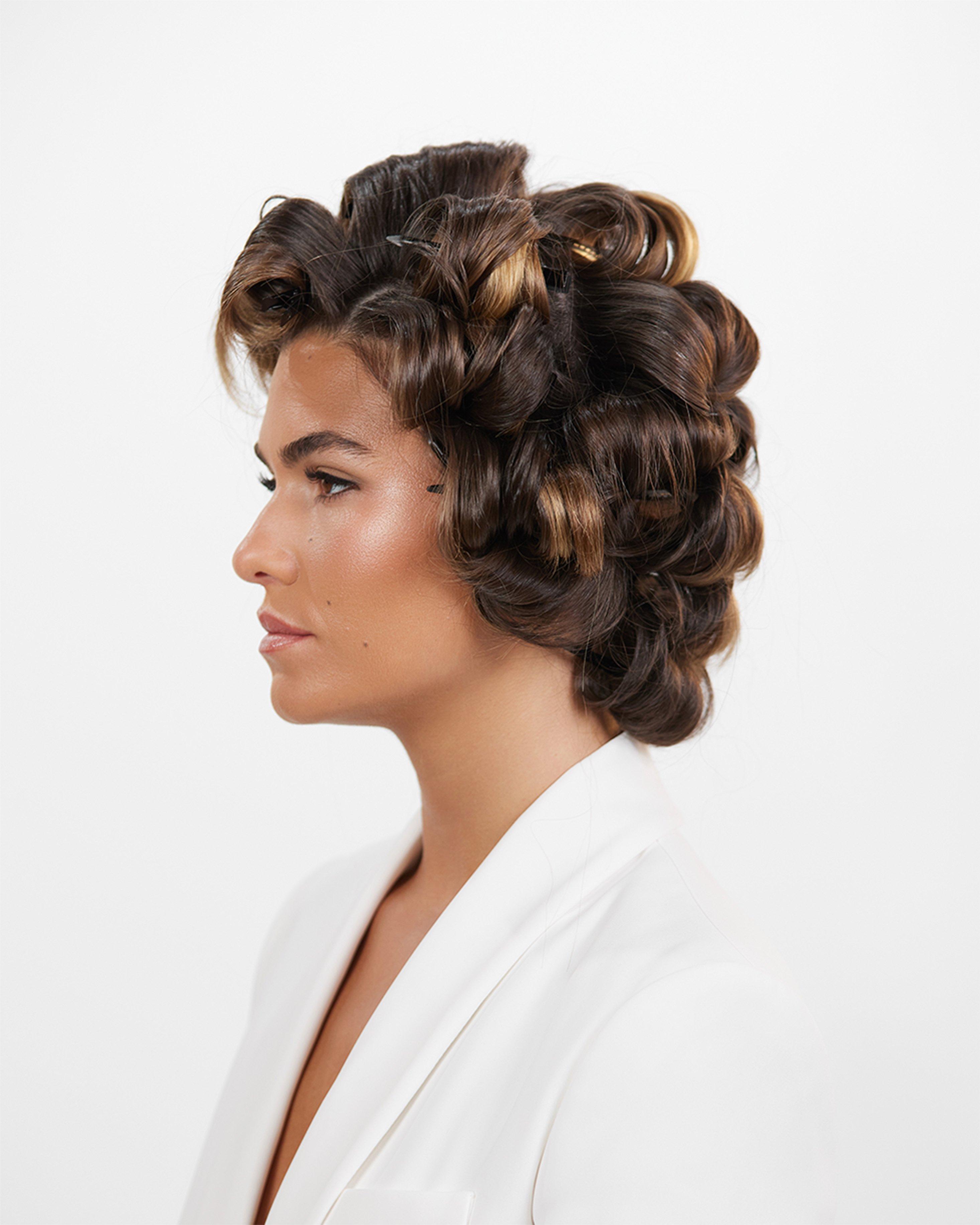 Chronos_Curve_Grand_Tong_Voluminous_Curls_SBS_Step9_JPG_EXP01.07.26@3x@3x.jpg