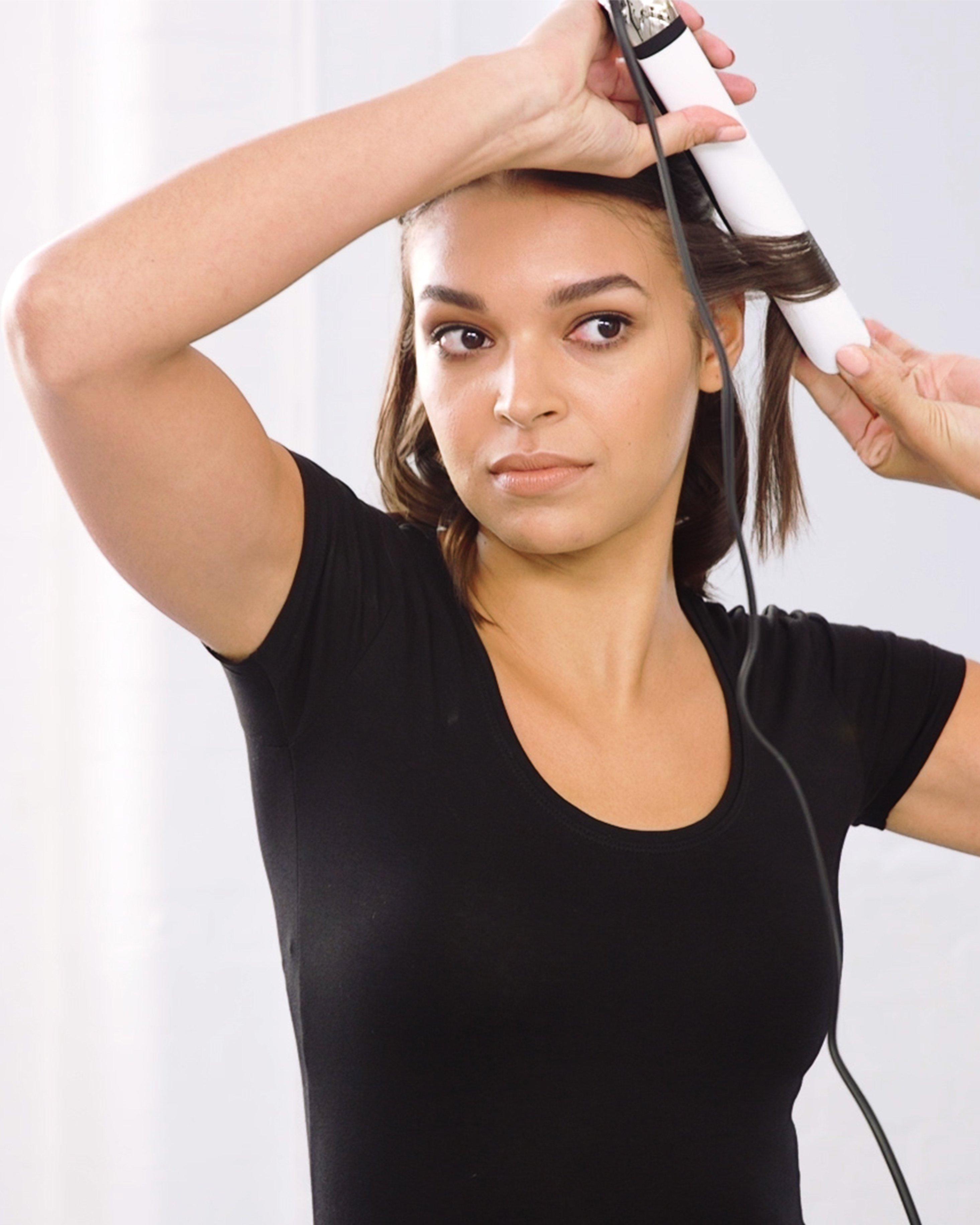 Curl_Short_Hair_With_Straightener_Step_5.jpg