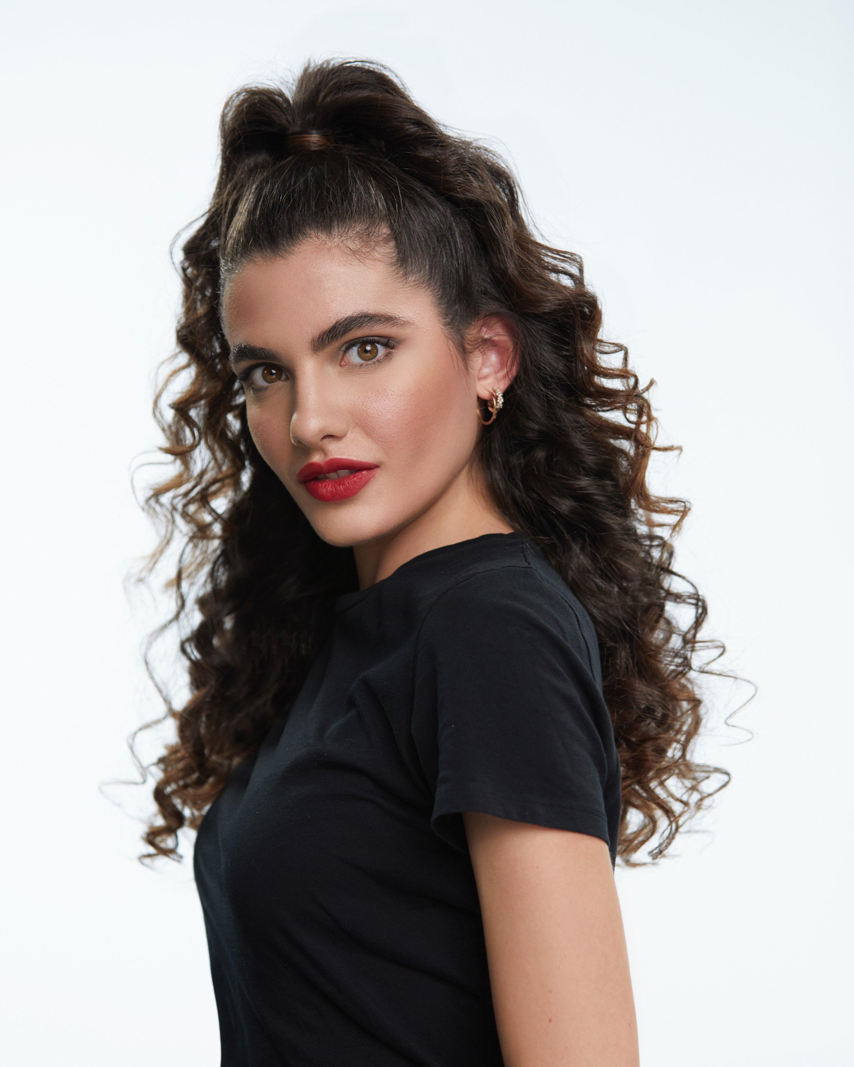 Curly_Hub_PonytailDefinedCurls_DE.jpg