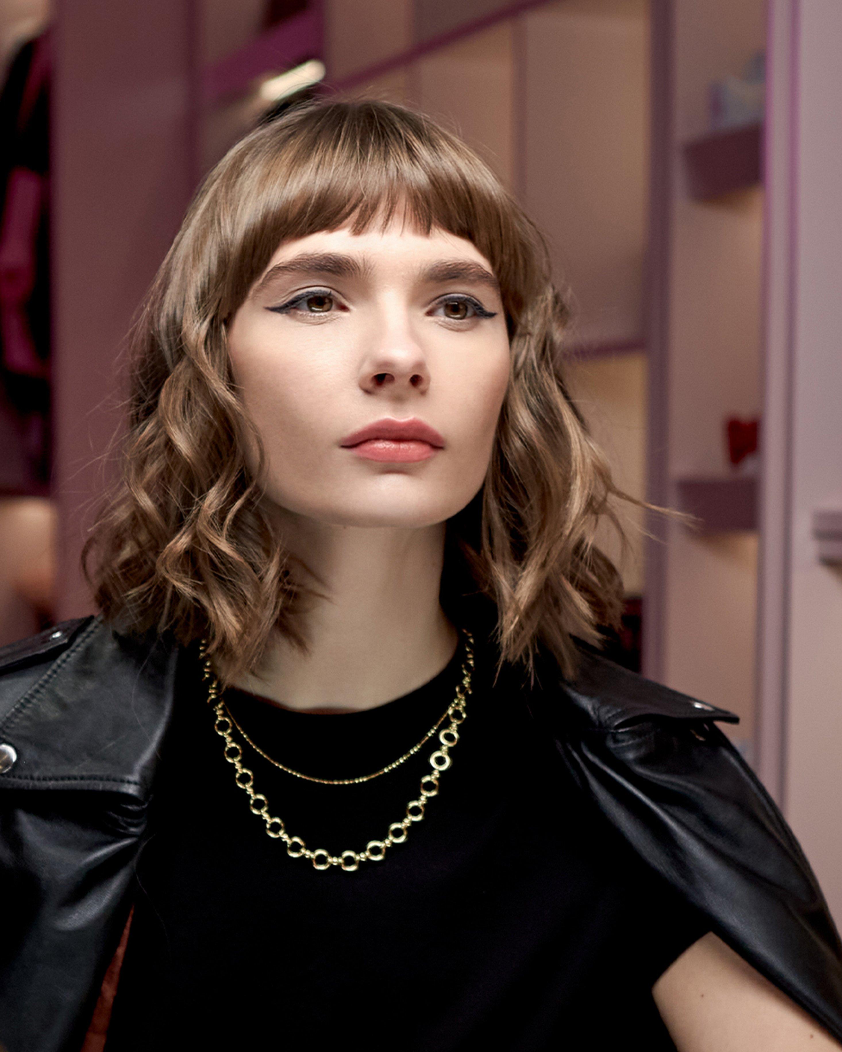Curly_Hub_Three_Ways_To_Style_Short_Hair_Hub_Image@3x_FR.jpg
