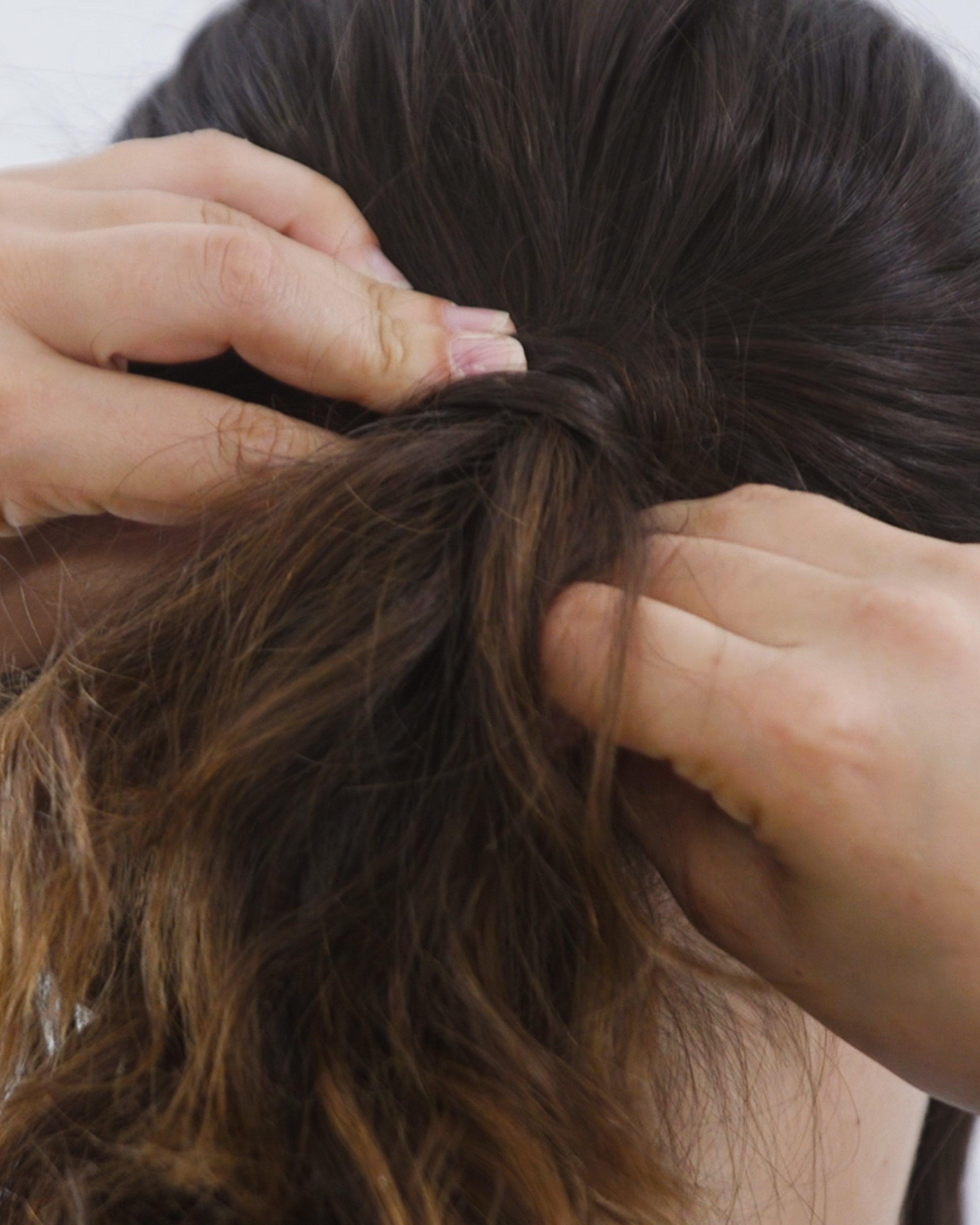 Curly_Ponytail_Step_11_Global.jpg
