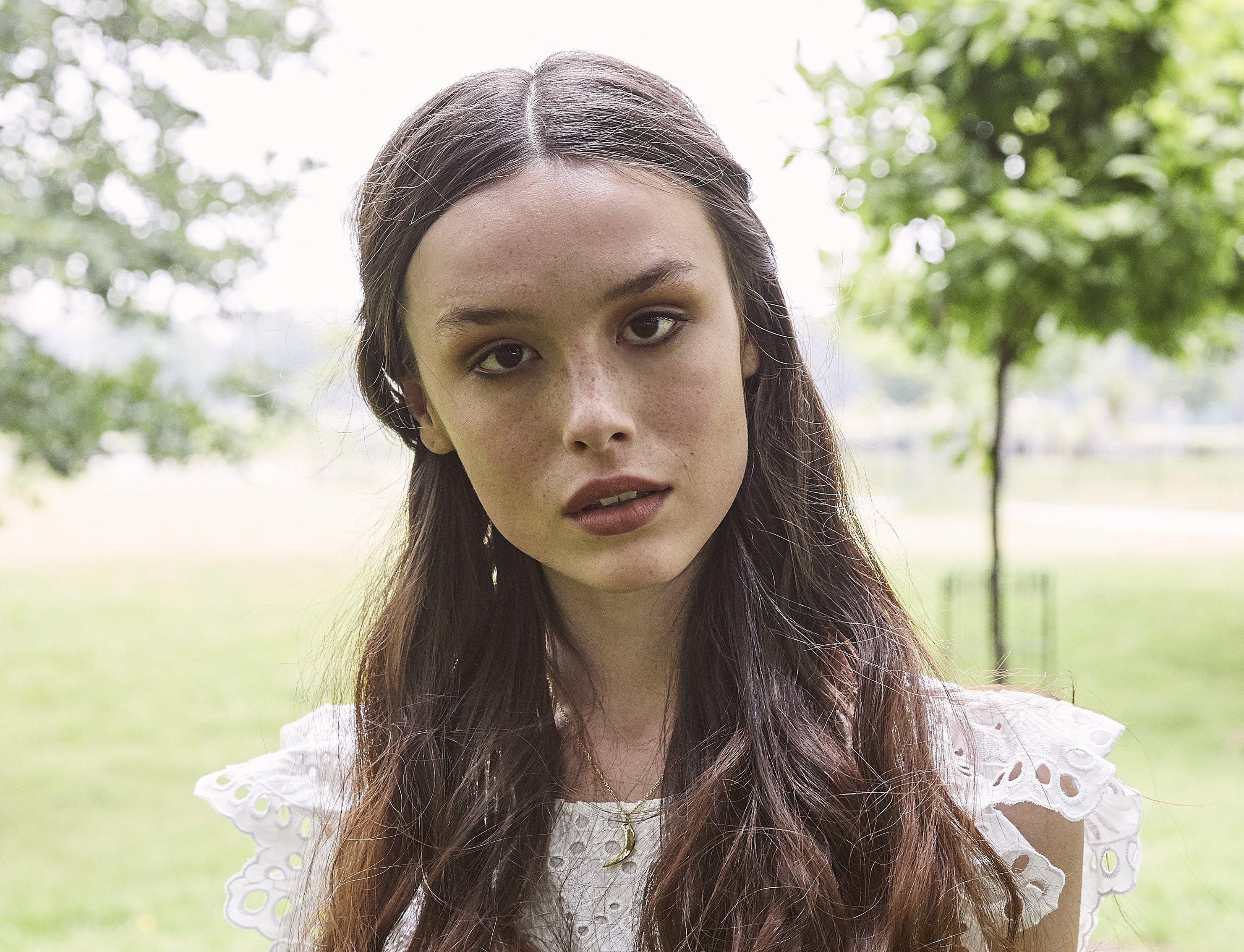 Curly_Wedding_Hairstyles_Split_Banner_3.jpg