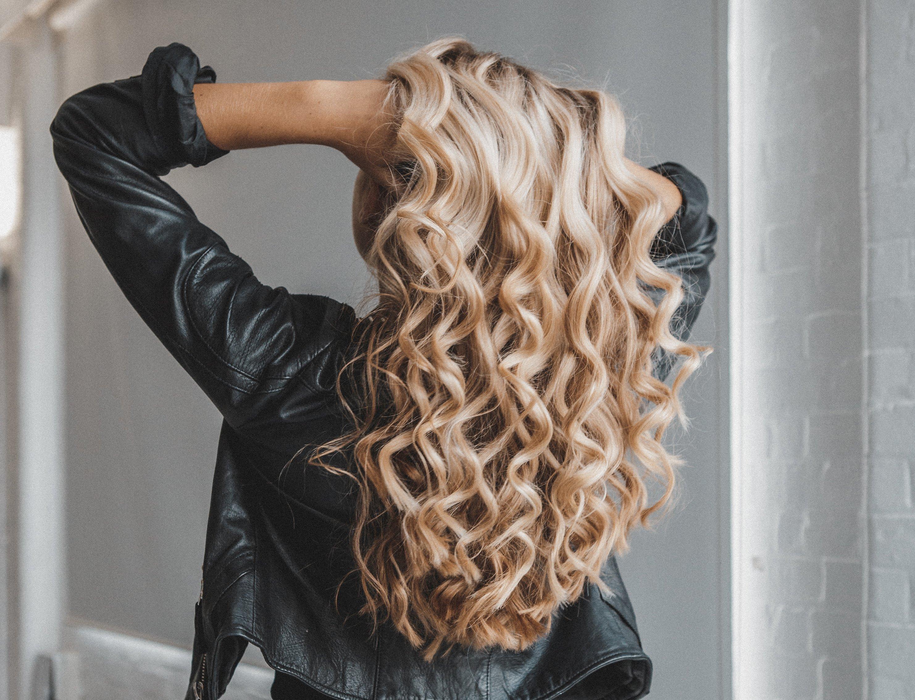 Curly_Wedding_Hairstyles_Split_Banner_8.jpg