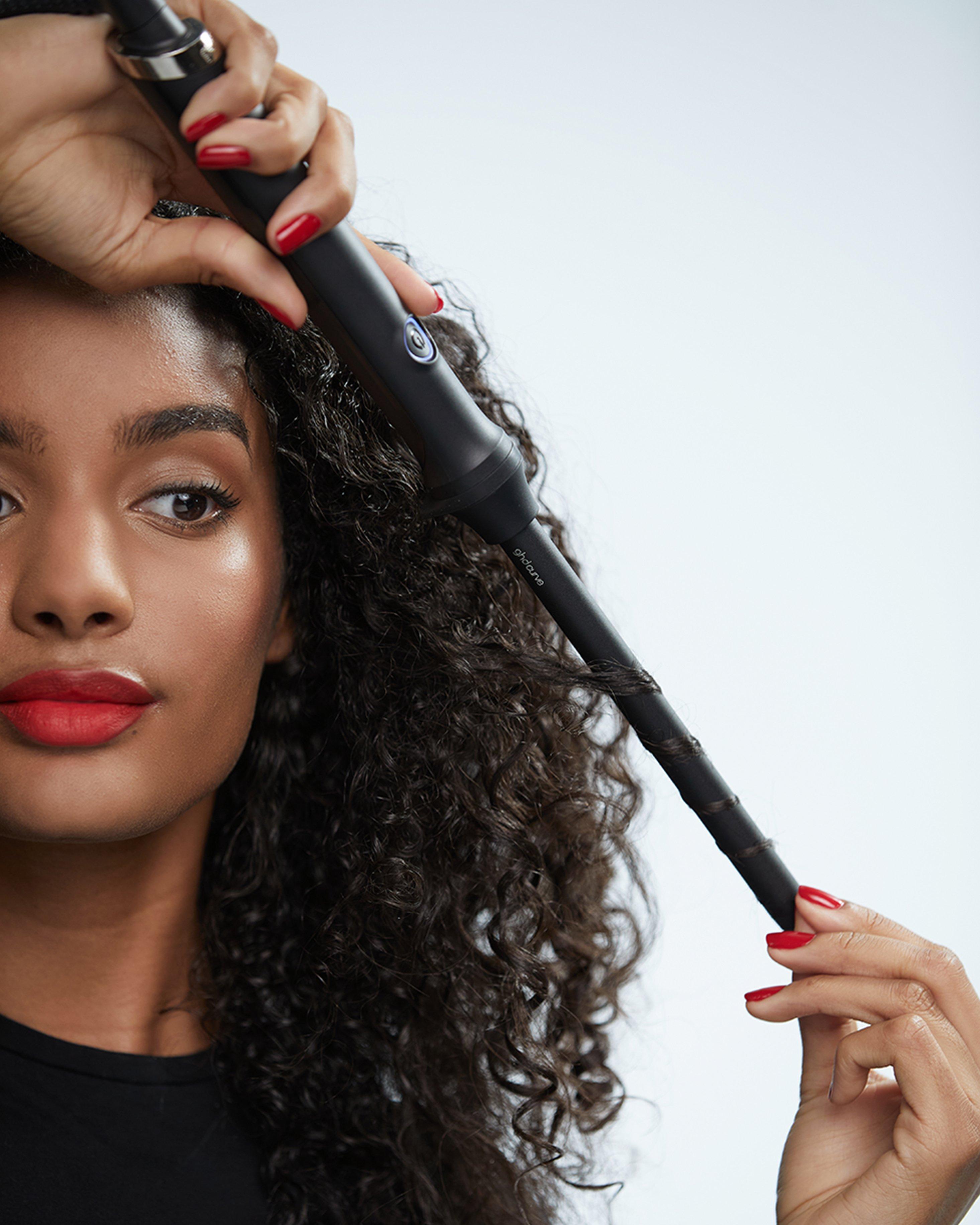 DefiningNaturalCurls_ThinWand_Step_4@3x.jpg