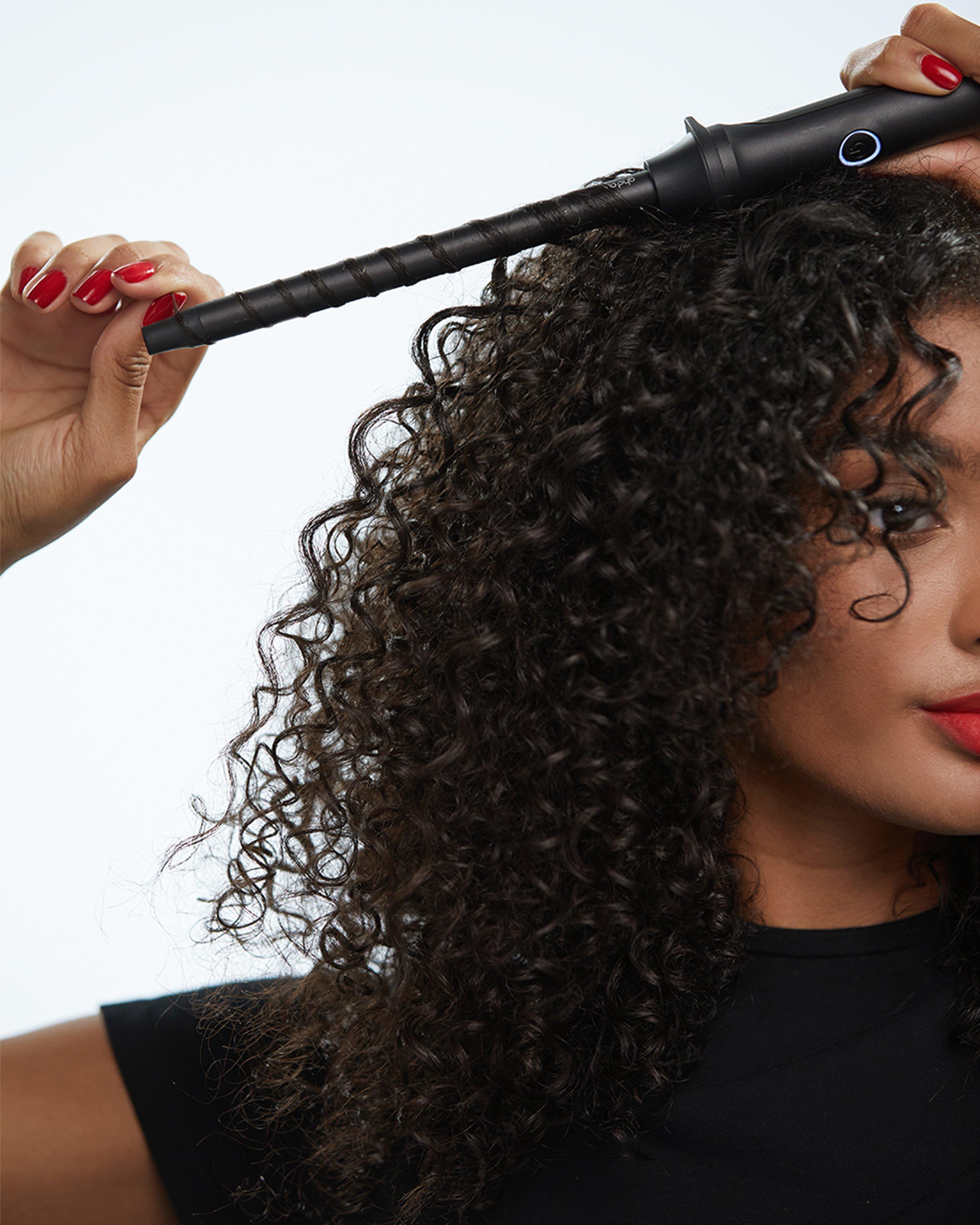 DefiningNaturalCurls_ThinWand_Step_6@3x.jpg
