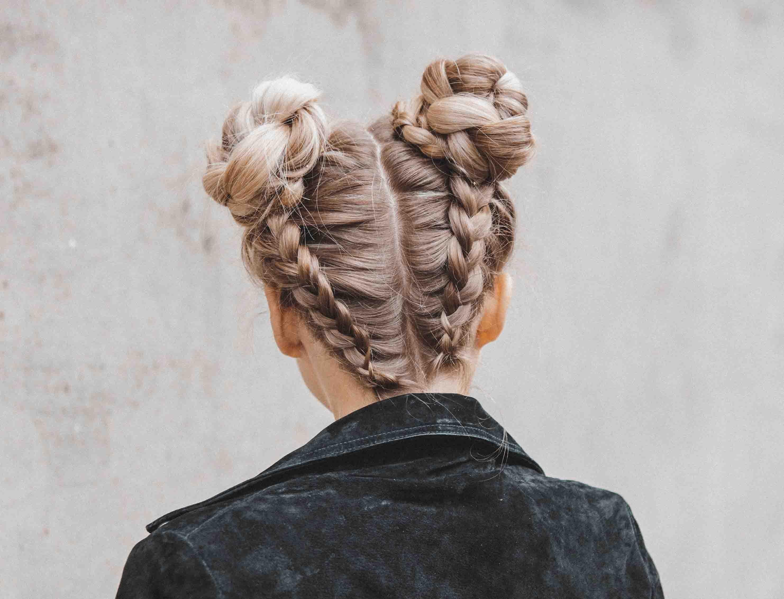 ghd Flechtfrisur mit zwei Dutts