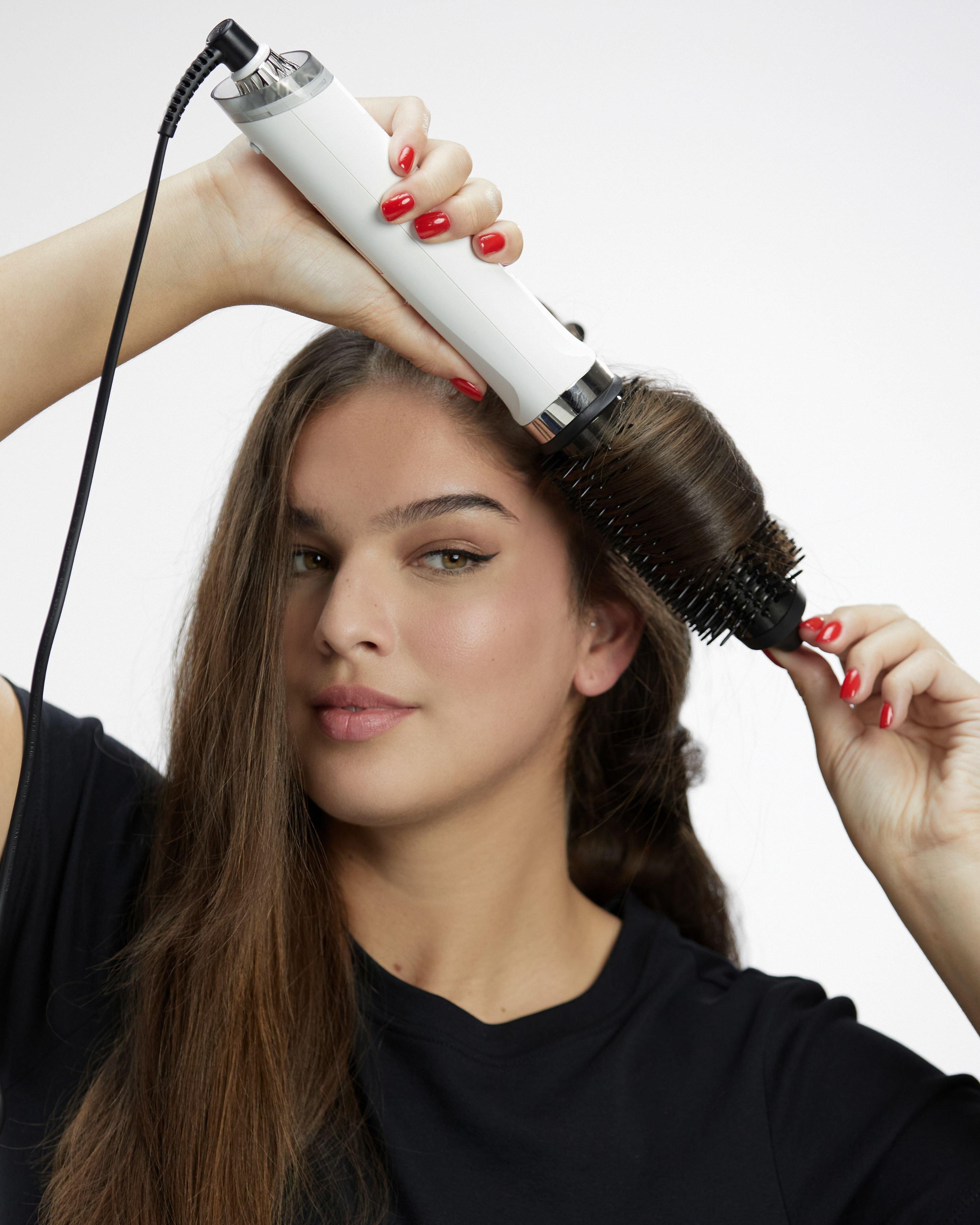 DuetBlowdry_Hairstyle_SS_SBS_90sBlowOut_Step4.jpg