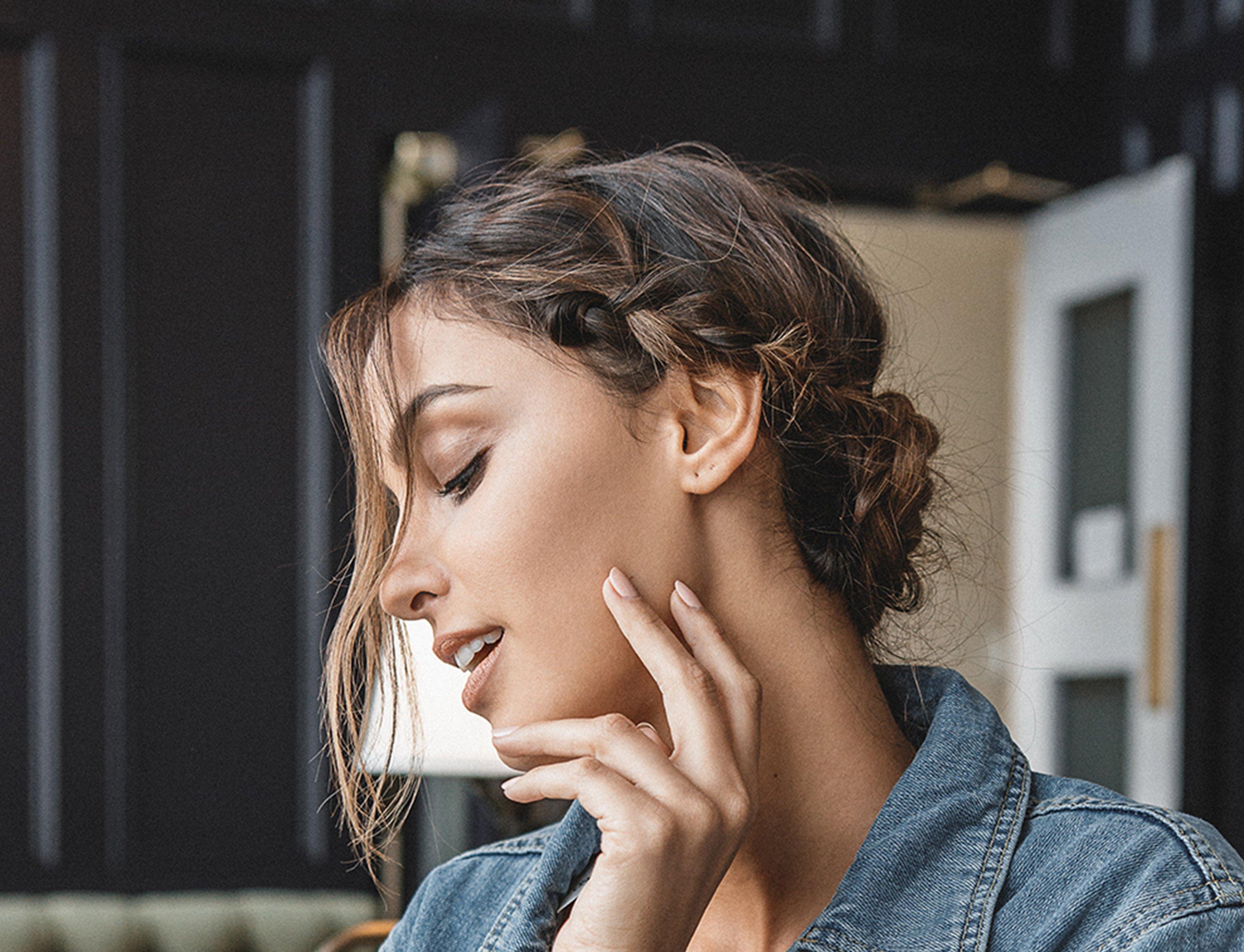 Elegant_Wedding_Guest_Braided_Bun_SplitBanner@3x.jpg