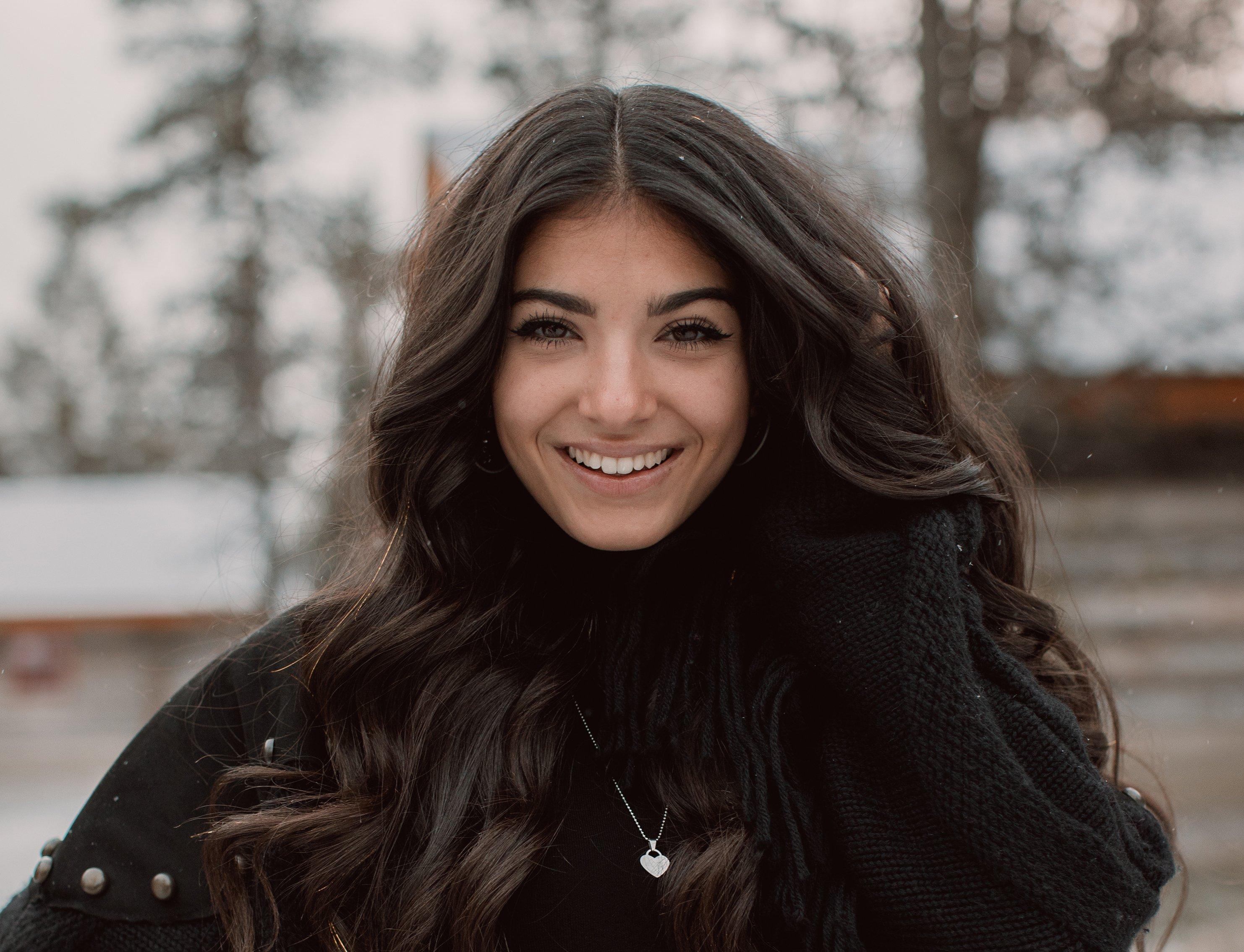 Elisa_Maino_Tinsel_Curls_Split_Banner.jpg