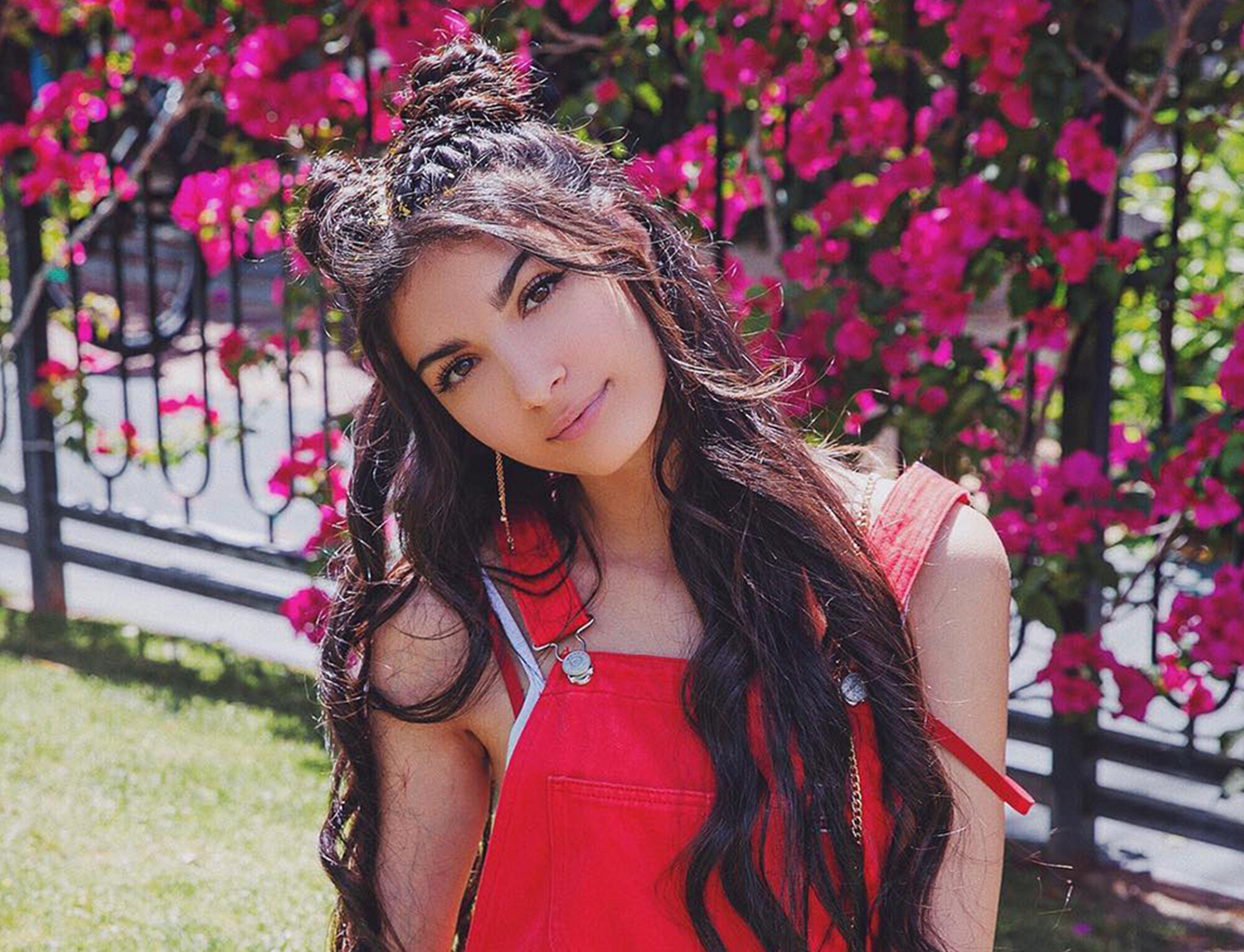 Festival_Hairstyle_Essentials_Space_Buns_FiftyFifty@3x.jpg