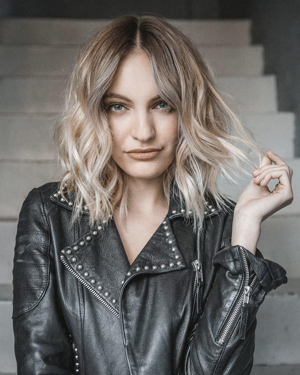 Flat_Waves_Wavy_Hairstyles_Hub_Image.jpg