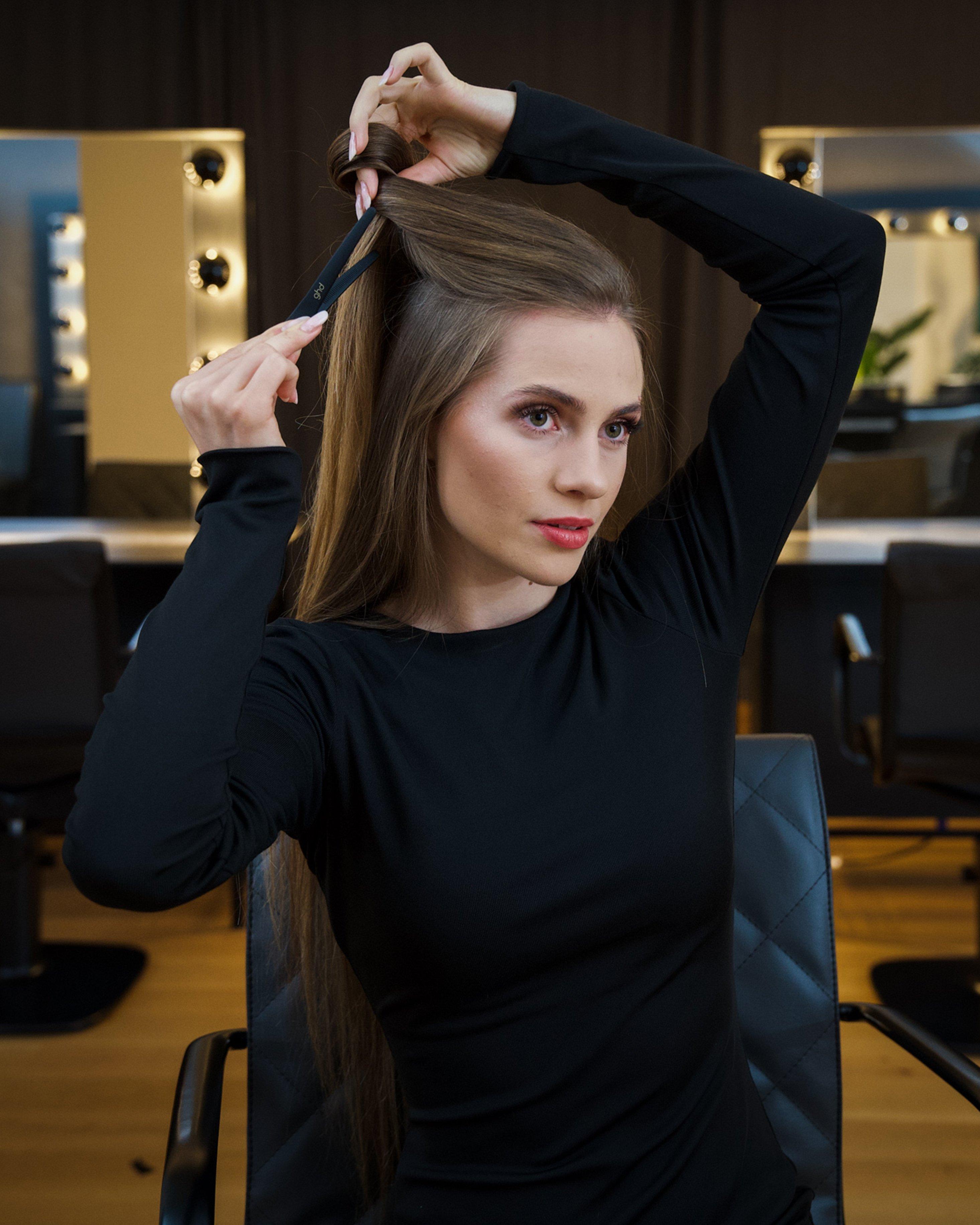Lisa-Marie teilt ihr Haar ab