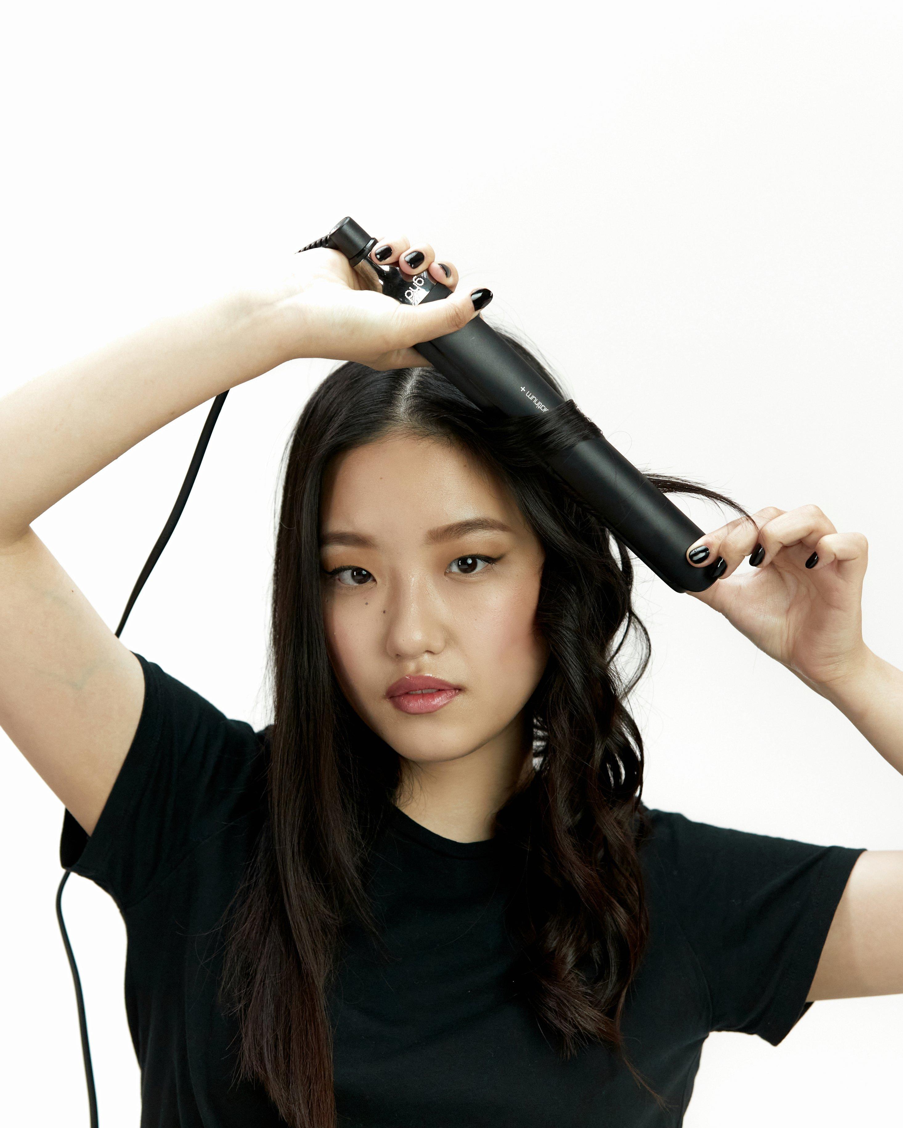 HAIRSTYLES_Easy_Top_Knot_Grid_Image_5_Global.jpg