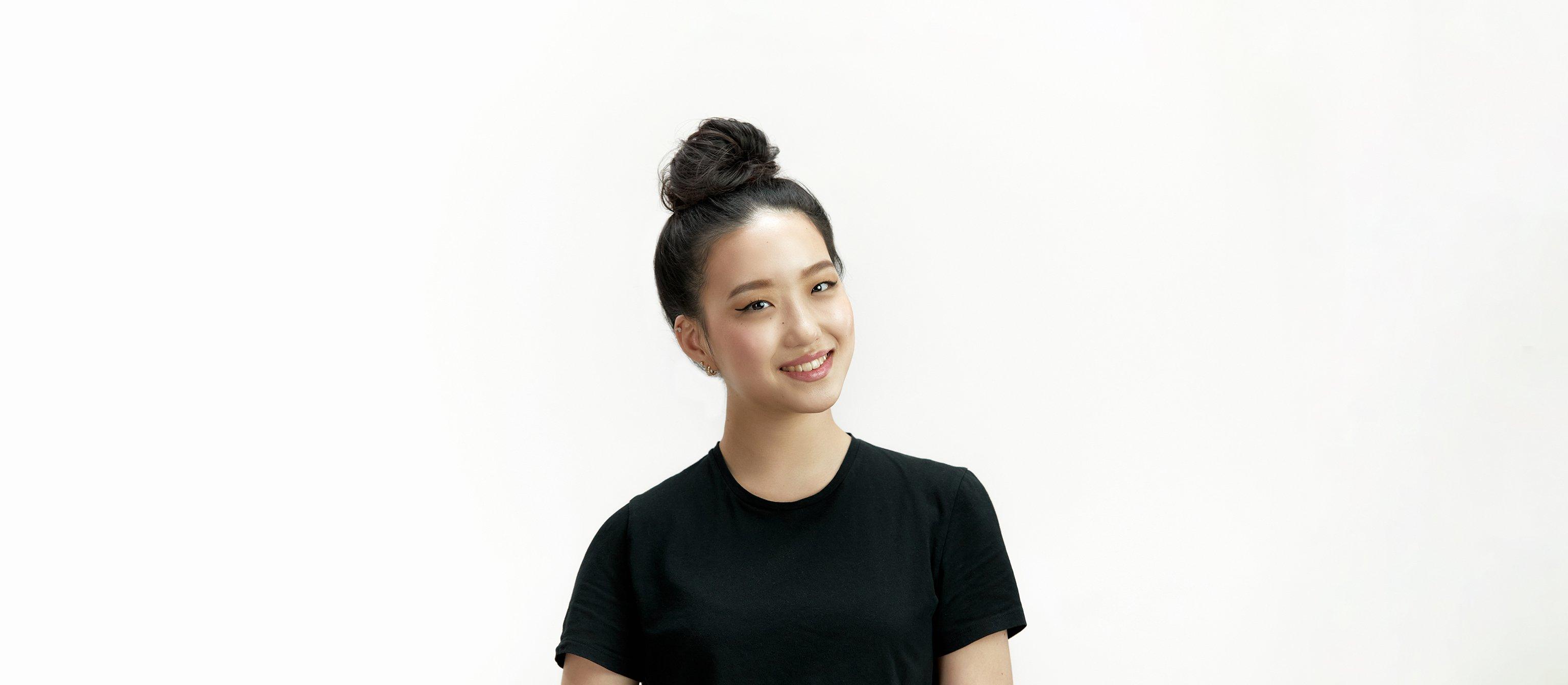 HAIRSTYLES_Easy_Top_Knot_Hero_Global.jpg