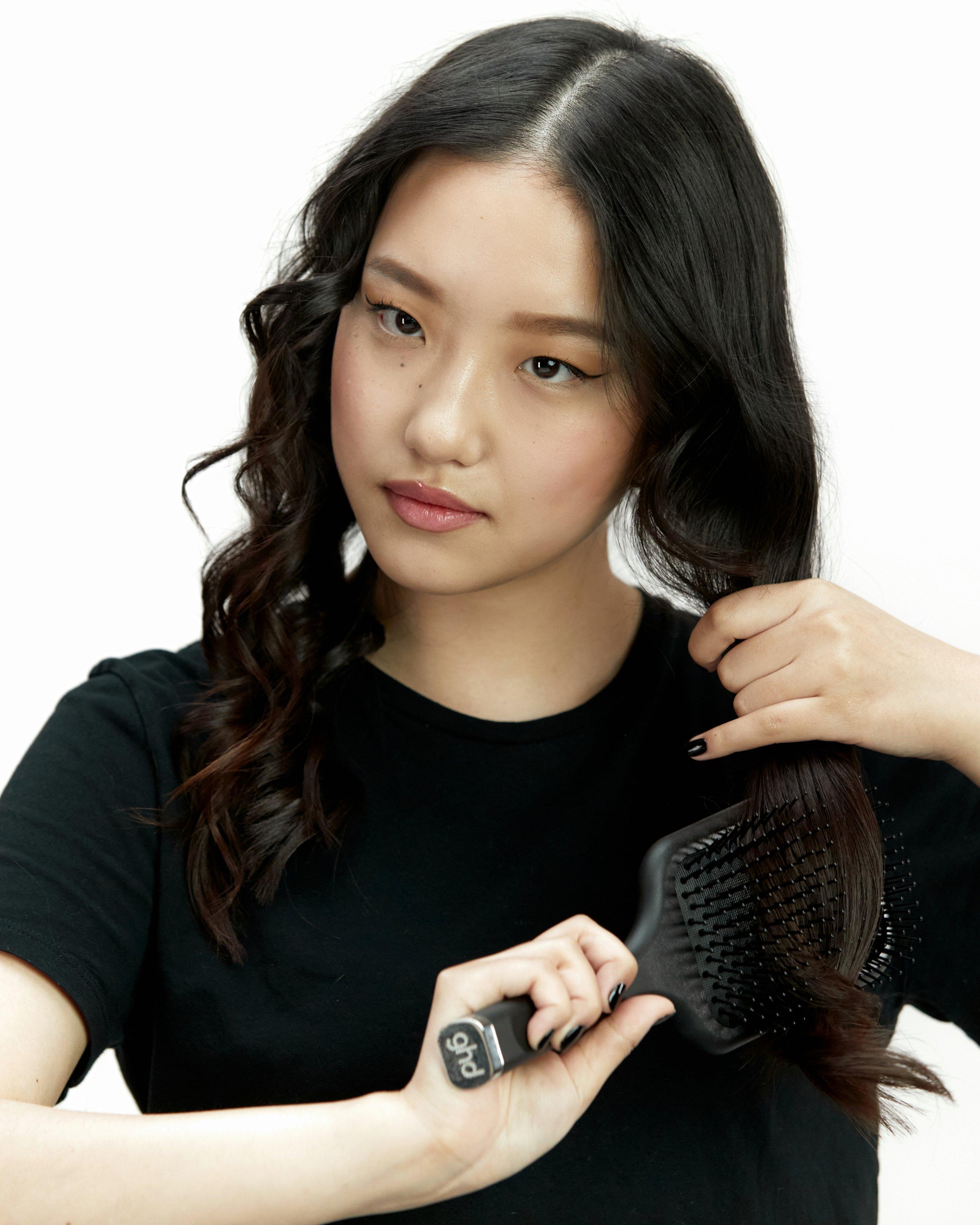 HAIRSTYLES_Soft_Formed_Waves_Grid_Image_8_Global.jpg
