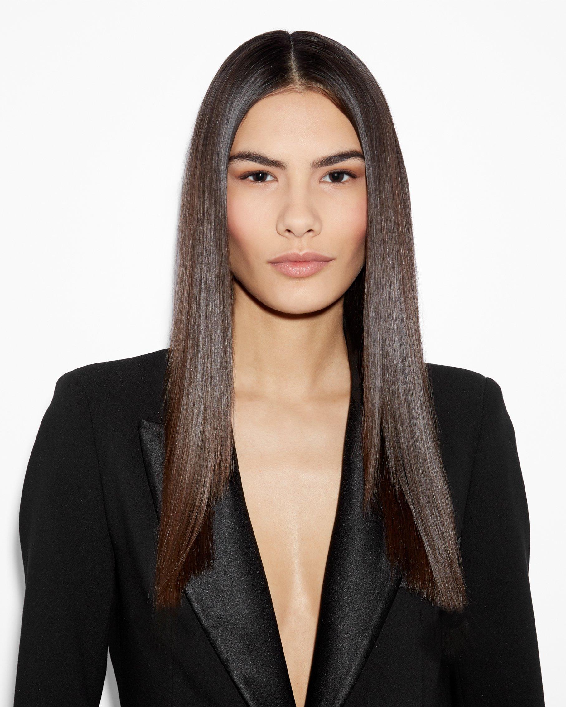 Hairstyles_Hub_Straight_Carousel_Image_Global.jpg