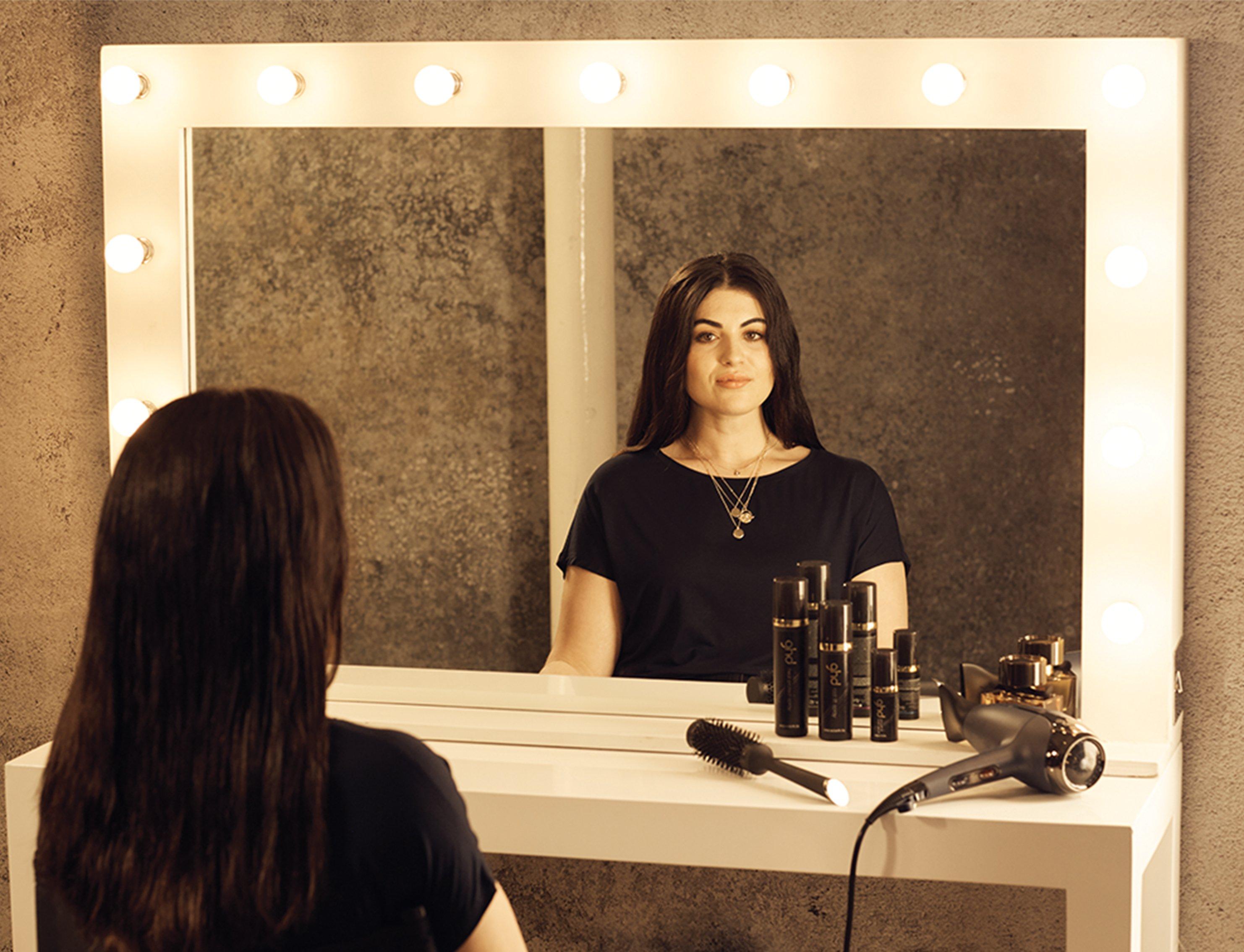 Healthiest_Way_To_Dry_Your_Hair_Step_1_3x.jpg