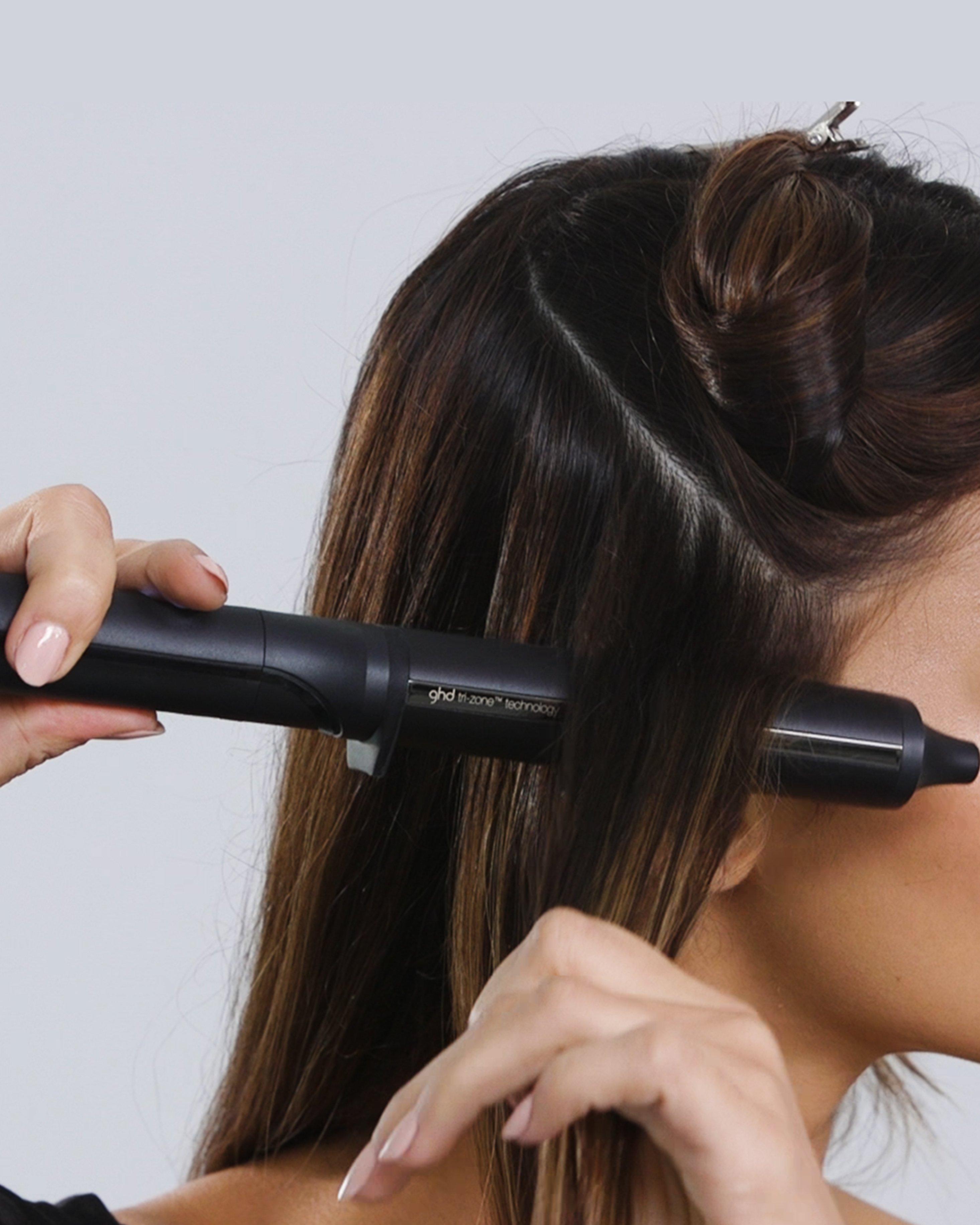 Hollywood_Wavy_Hair_Step_3_3x.jpg