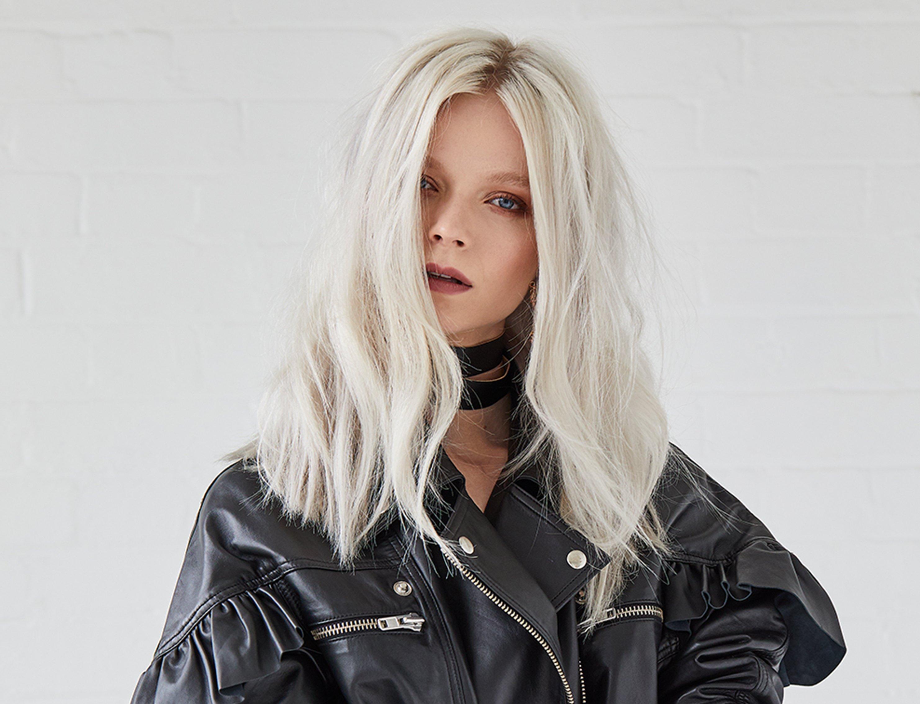 How_To_Blowdry_Like_A_Pro_BEDHEAD_Global.jpg