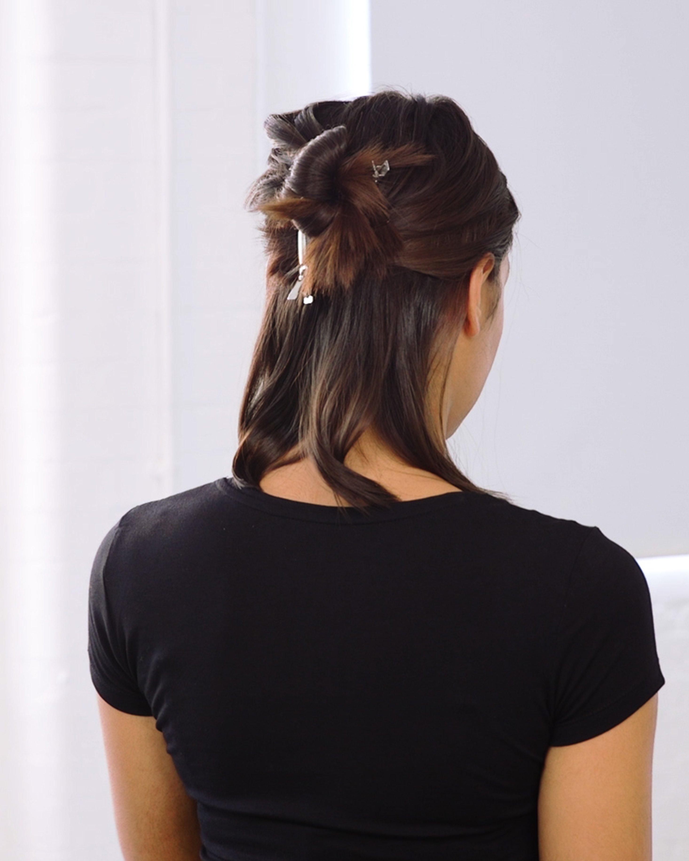 How_To_Curl_Short_Hair_Wand_Tong_Step_3_3x.jpg