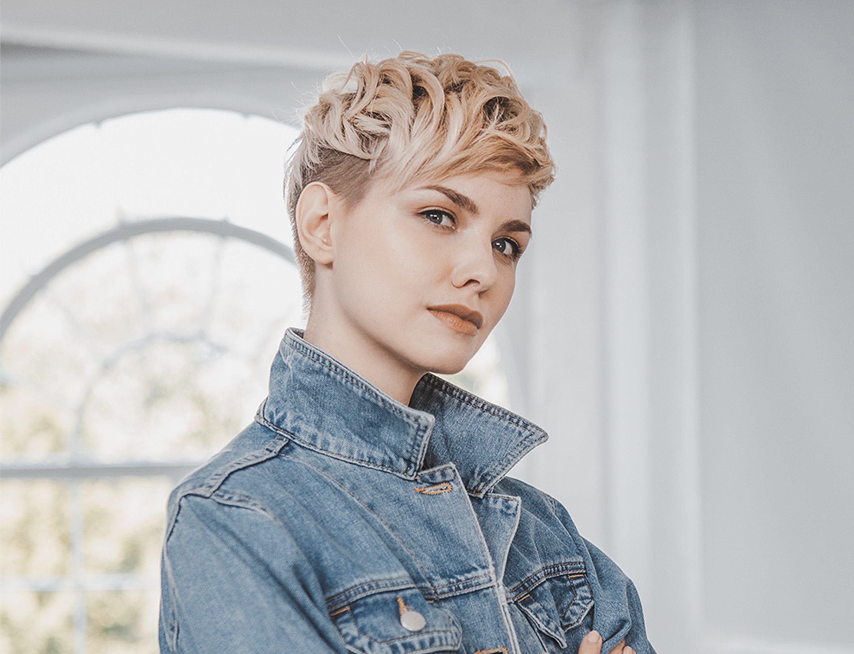 Insipire_Next_Haircut_Blunt_Styled_Crop_SplitBanner_Global.jpg