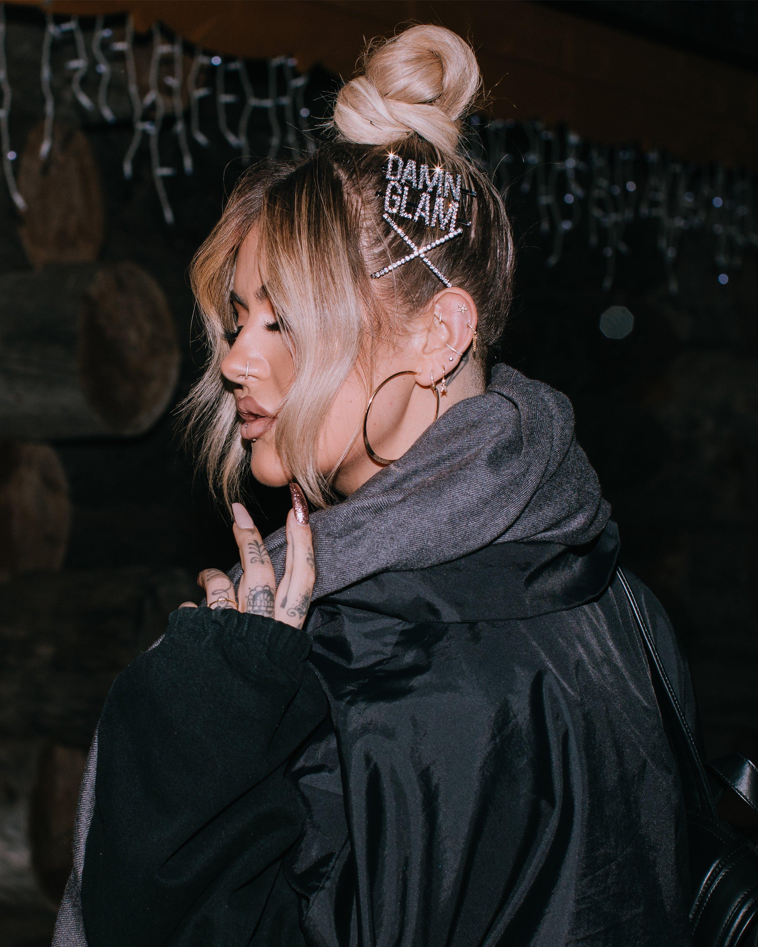 Jamie_Glam_Top_Knot_Hairstyles_Hub_Image@3x.jpg