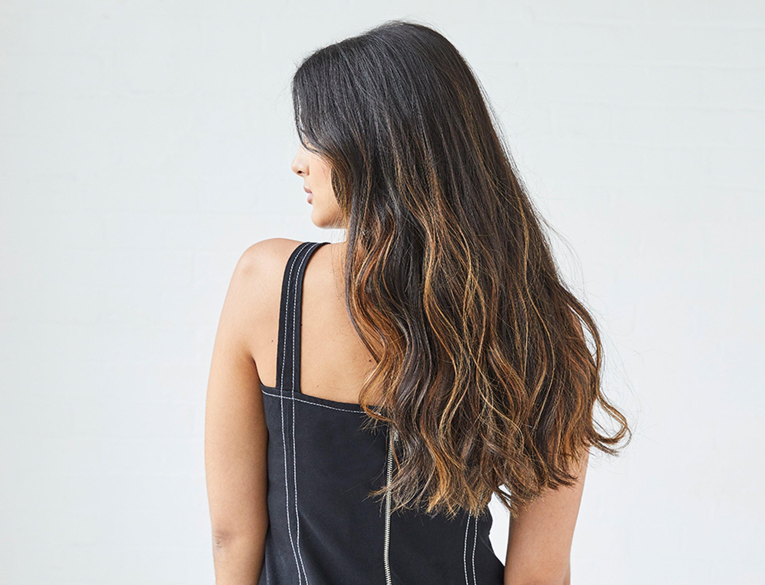 Long_Layered_Hairstyles_Beach_Waves_SplitBanner_Global.jpg