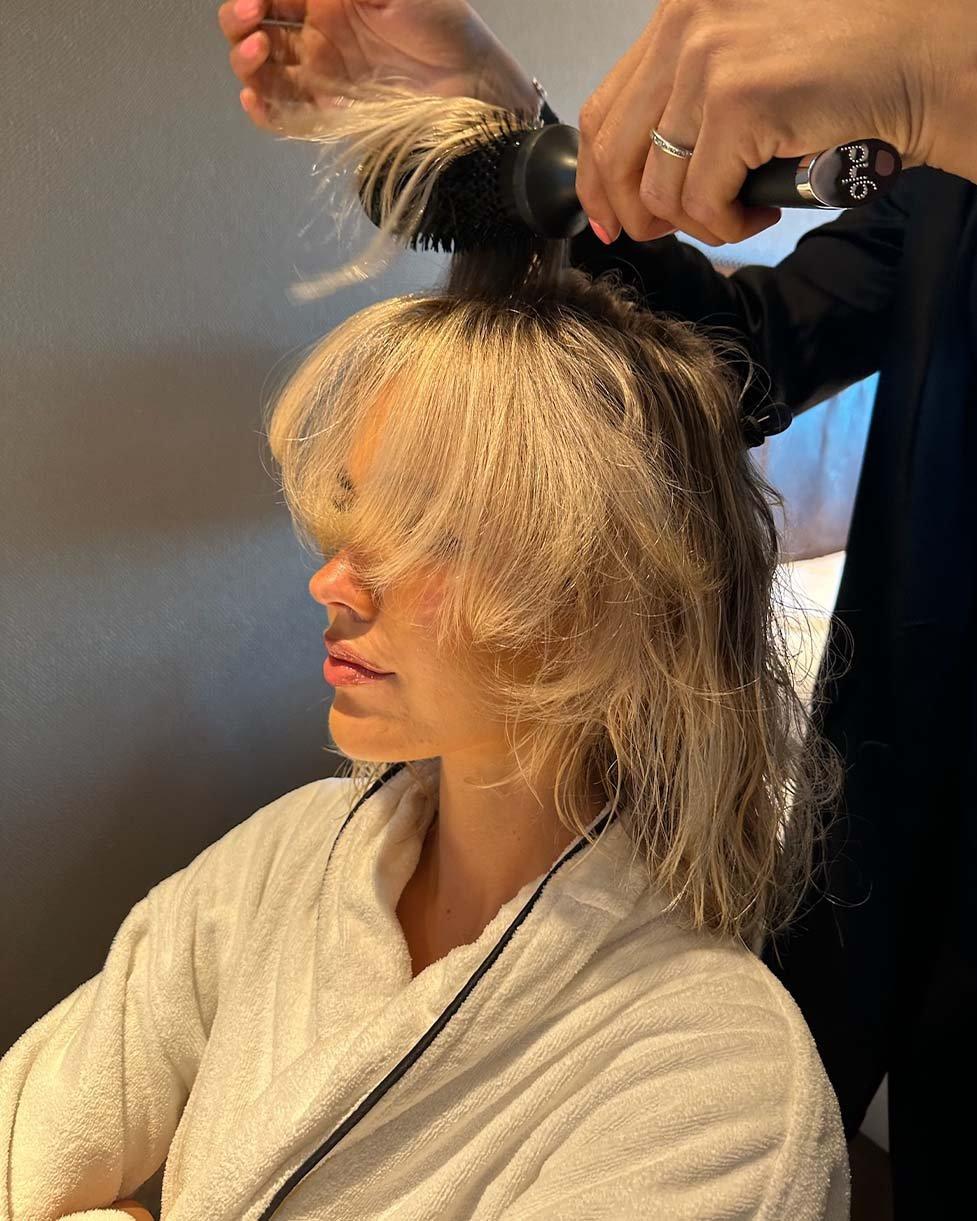 Pony föhnen mit der ghd Rundbürste