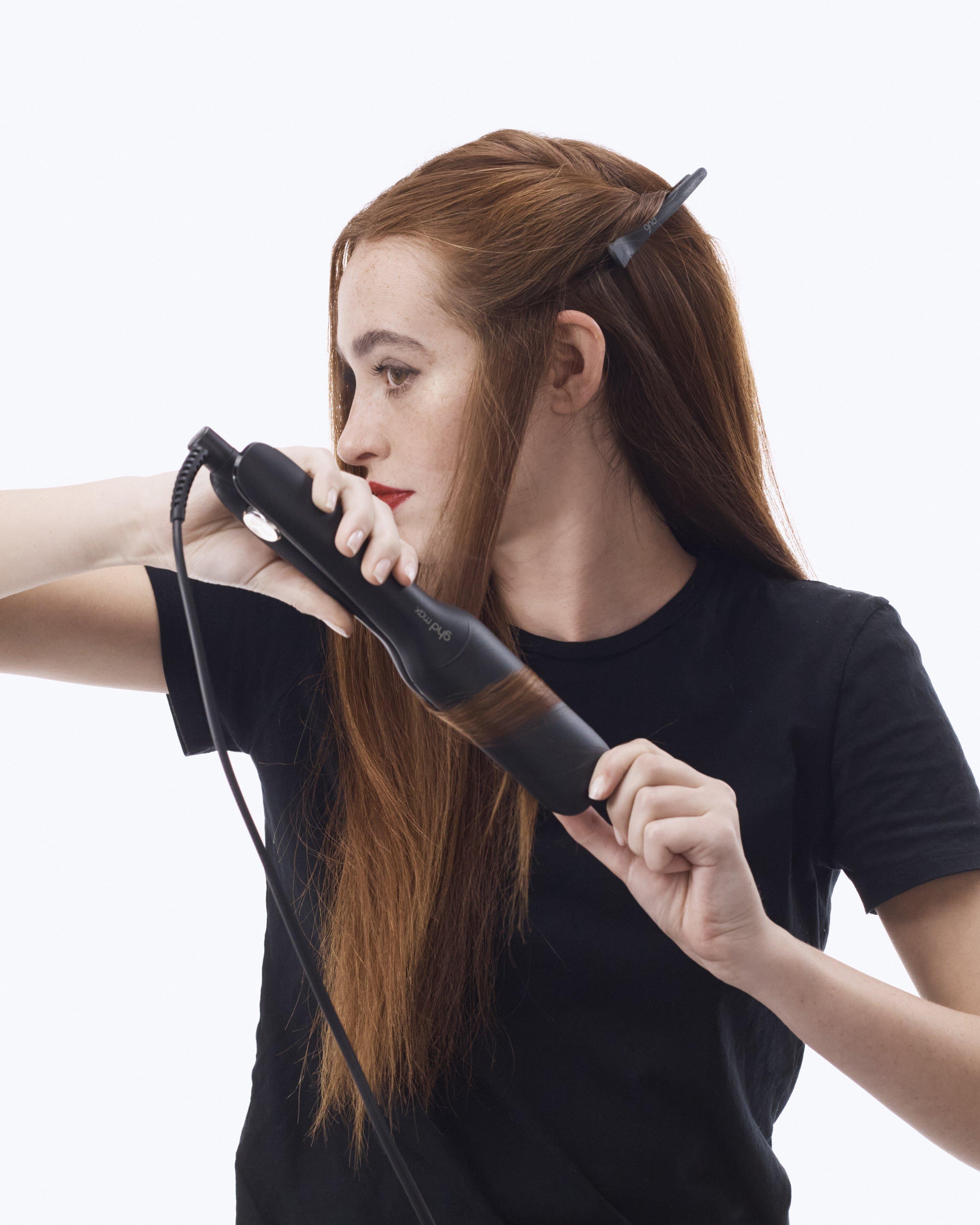 Loose_Curls_With_A_Straightener_Step_3.jpg