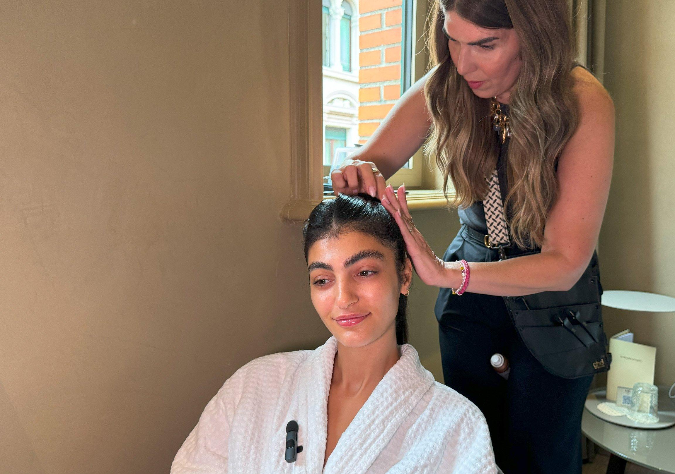 Lora stylt Souline für die Milan Fashion Week mit dem ghd chronos Glätteisen