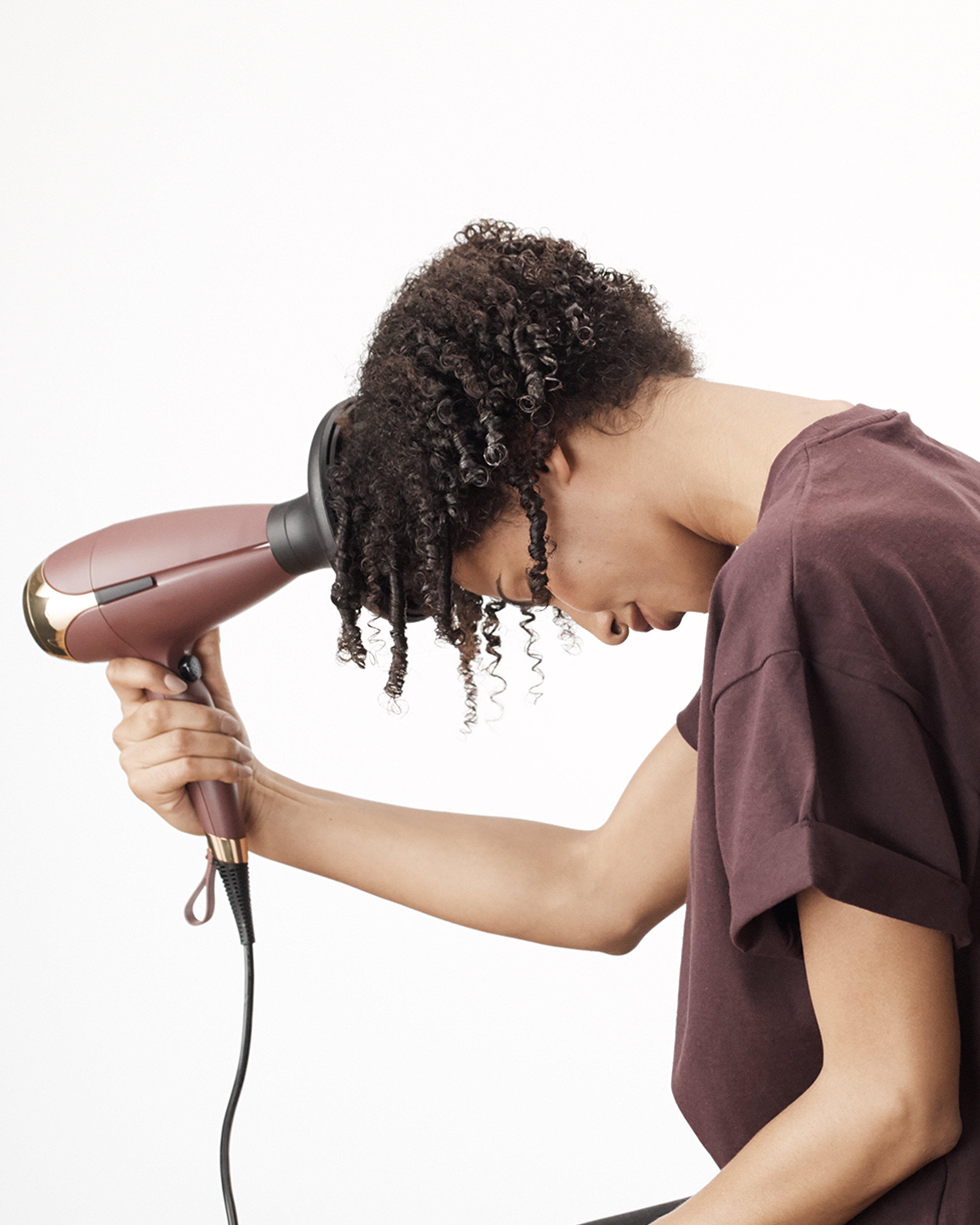 Natural_Curl_Diffused_Dry_Step_6@3x.jpg