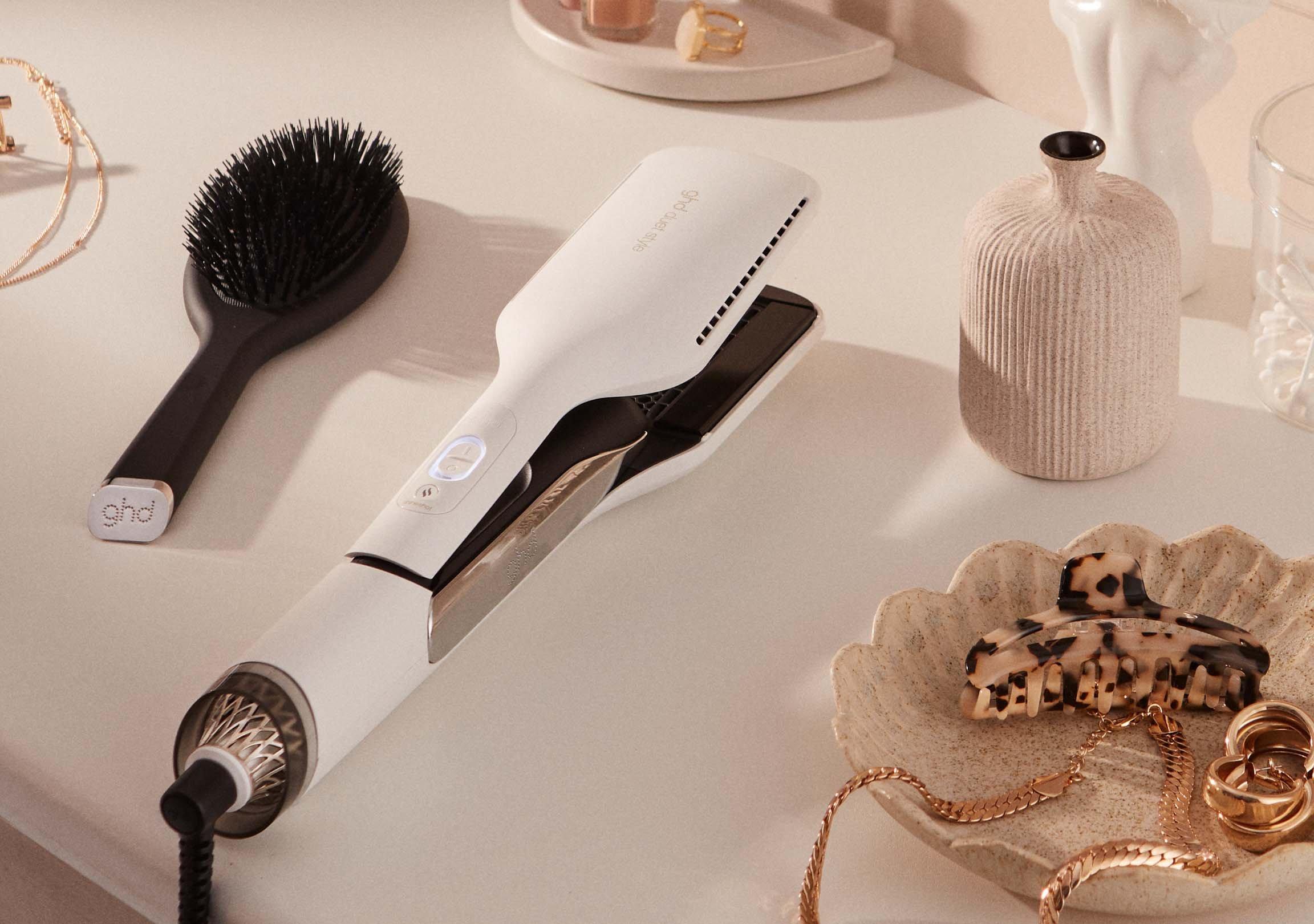 ghd duet style Hot Air Styler und ghd oval dressing brush