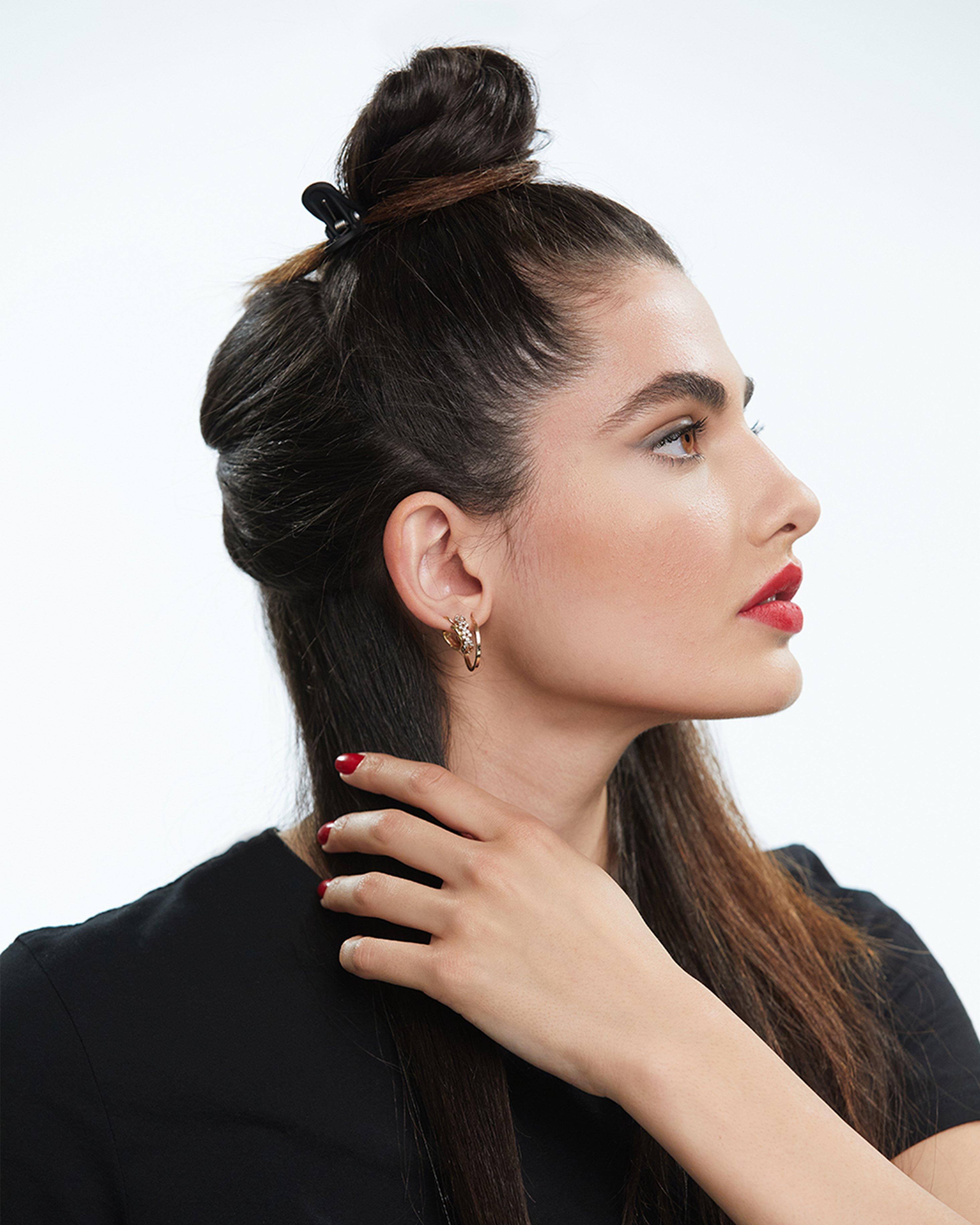 PonytailDefinedCurls_ThinWand_Step_4@3x.jpg