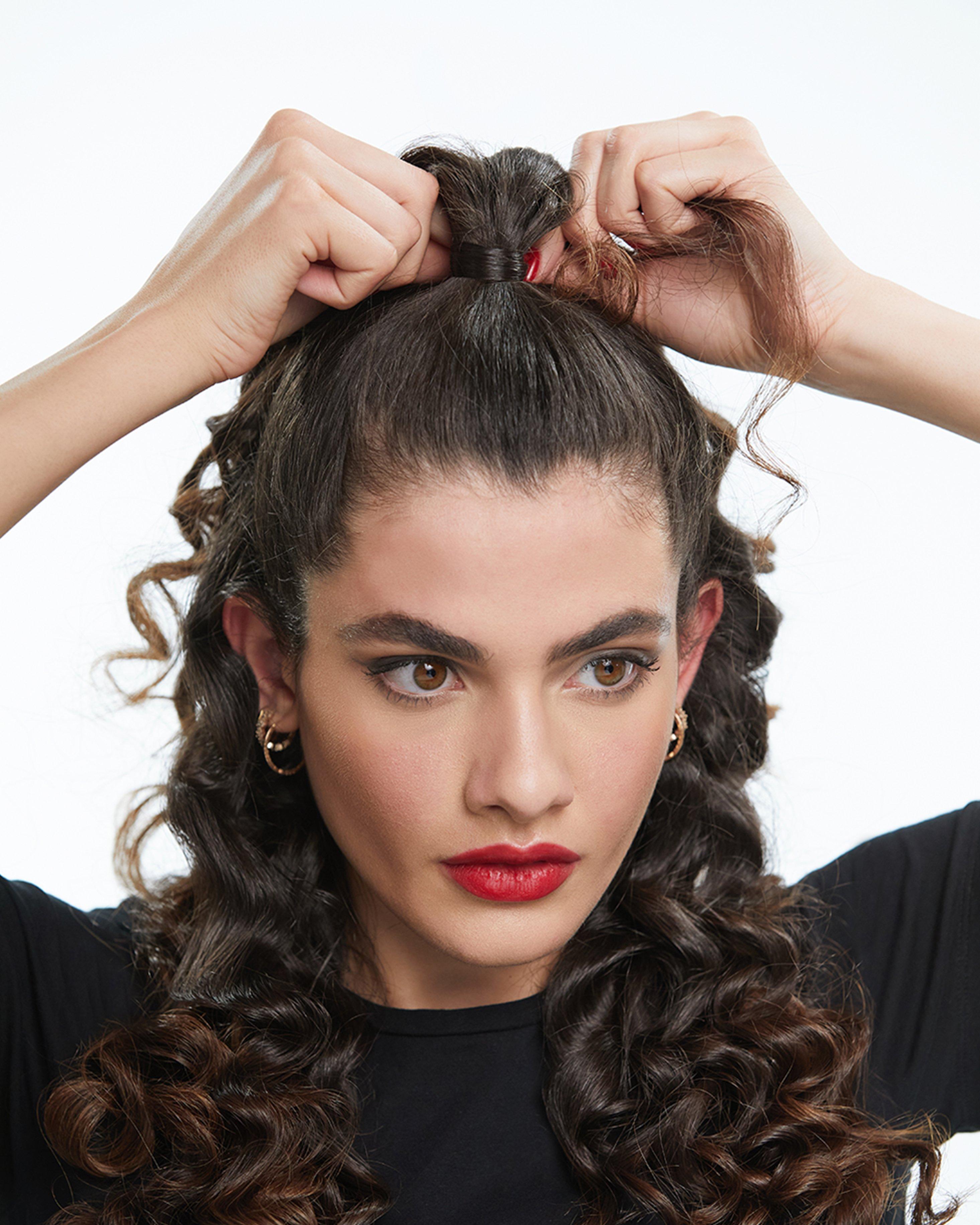 PonytailDefinedCurls_ThinWand_Step_9@3x.jpg