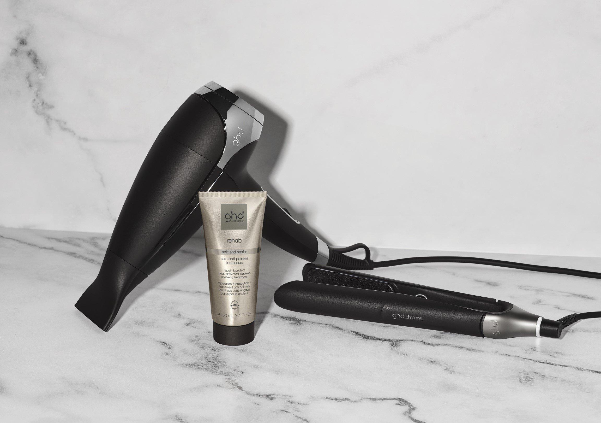 RehabRange25_ProductLifestyle_SplitEndSealer_With Chronos&amp;Helios_Nordics