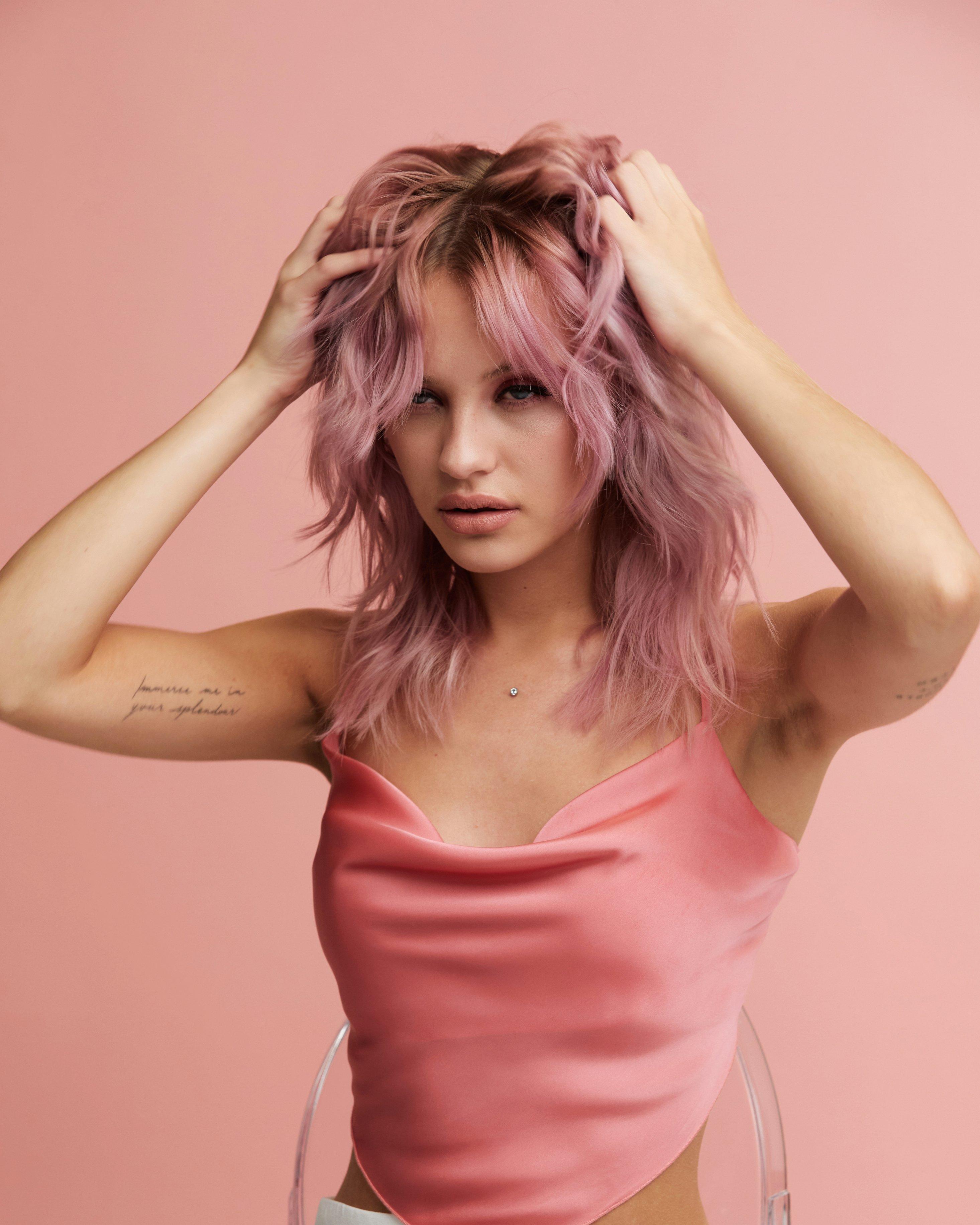 SS22_Hairstyles_Grunge_Waves_Step_8_Global.jpg