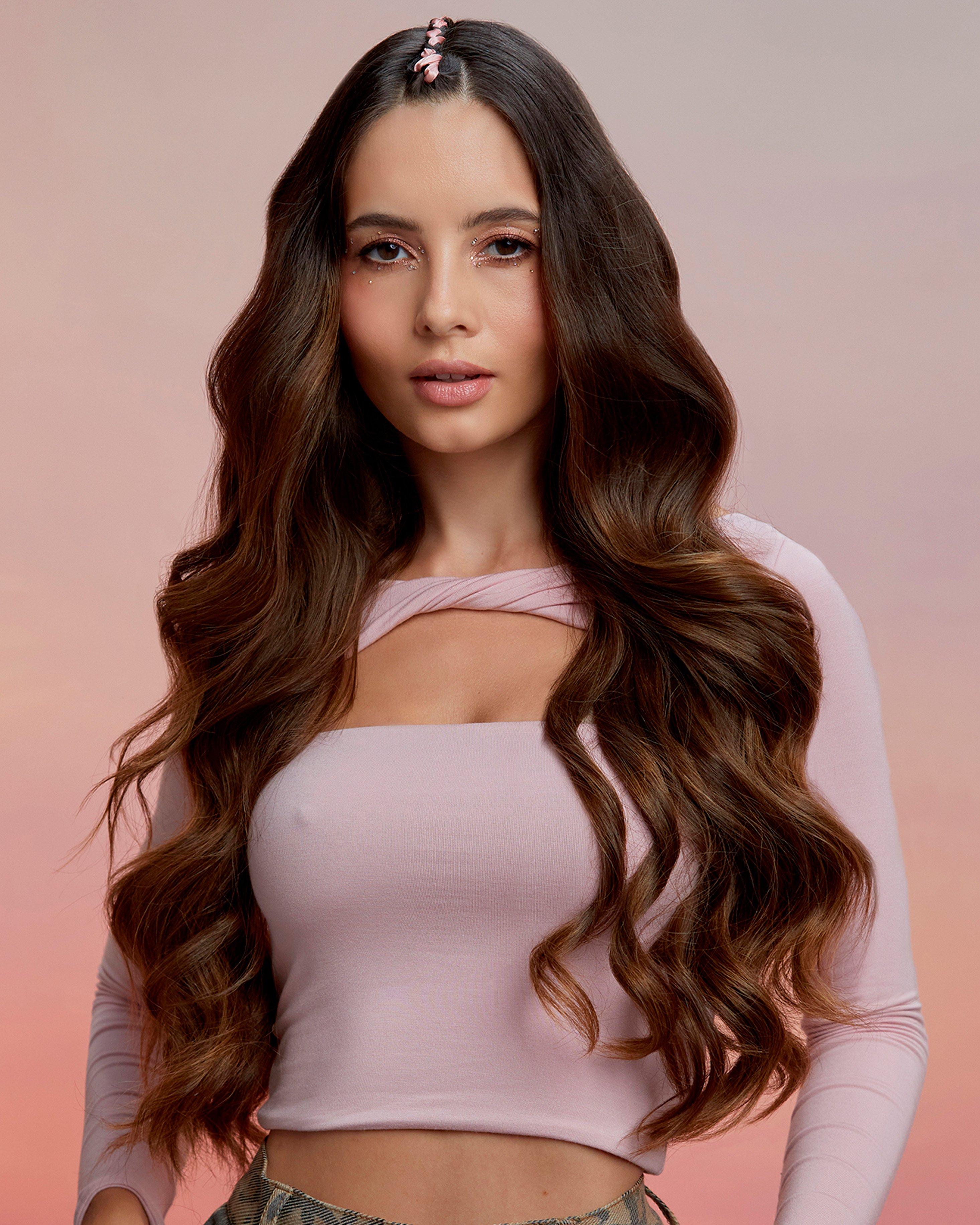 peinado de trenza central y ondas ghd