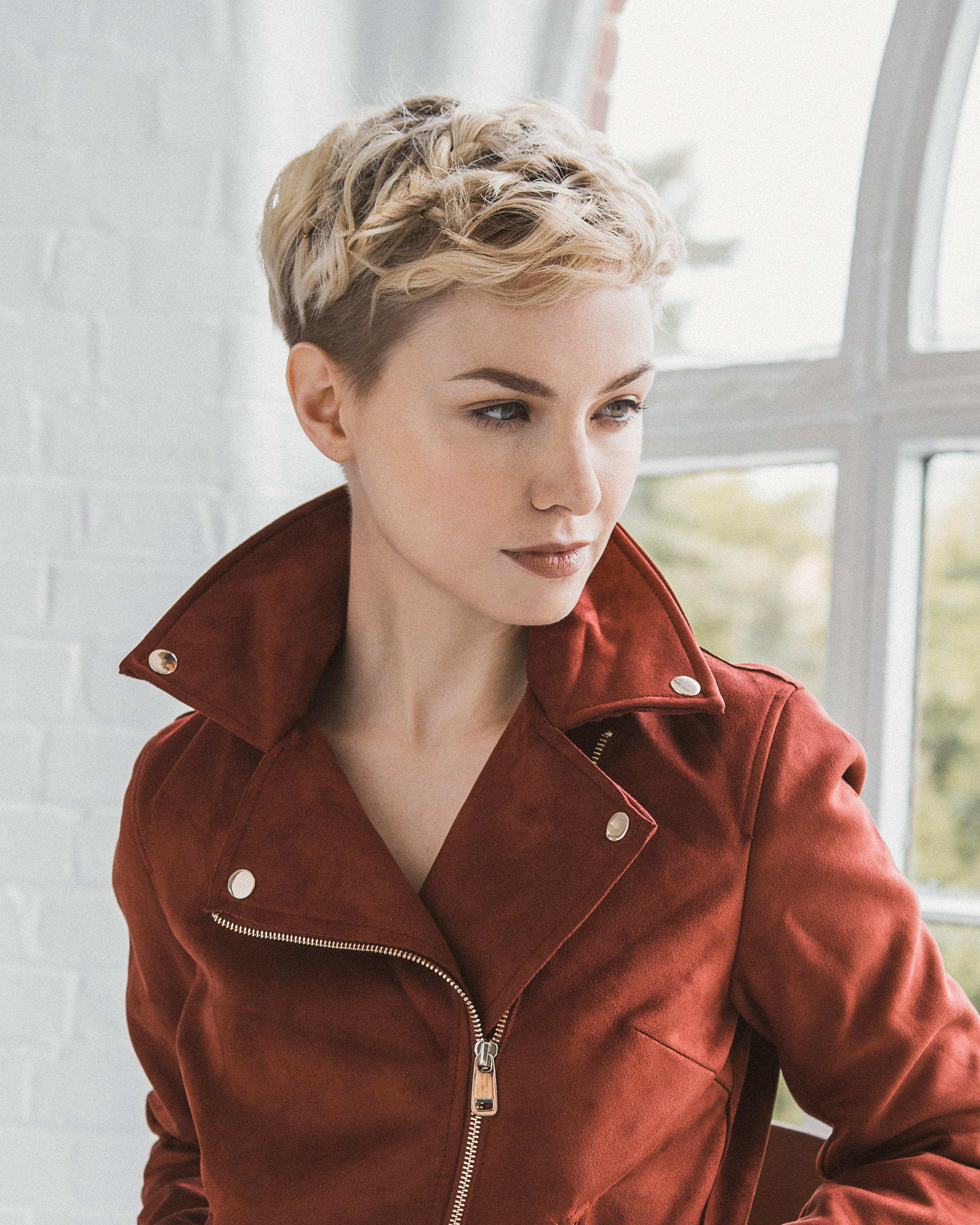 Short_Hub_Short_Hair_Round_Face_Hub_Image_2@3x.jpg