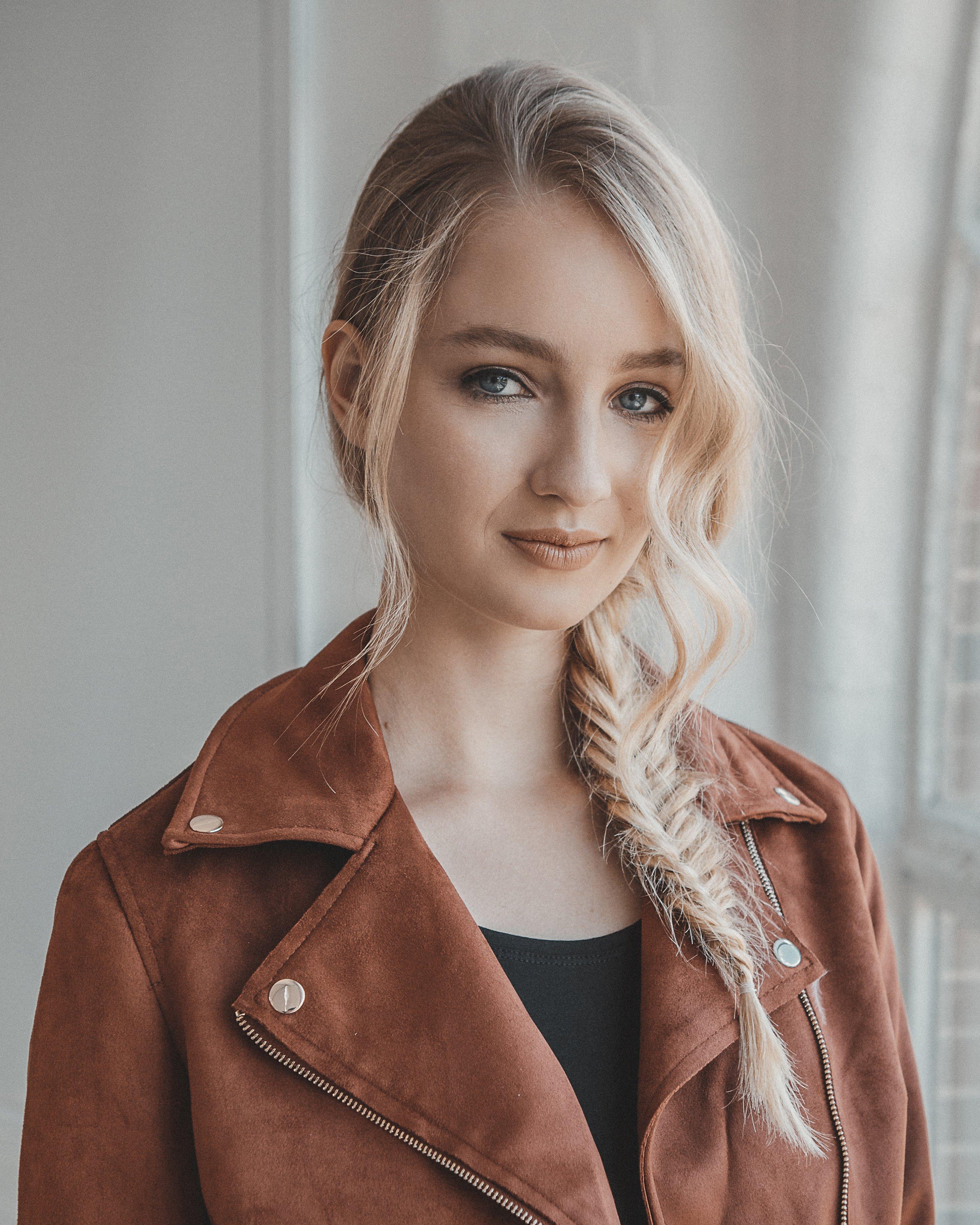 Side_Fishtail_Braid_Hairstyles_Hub_Image.jpg