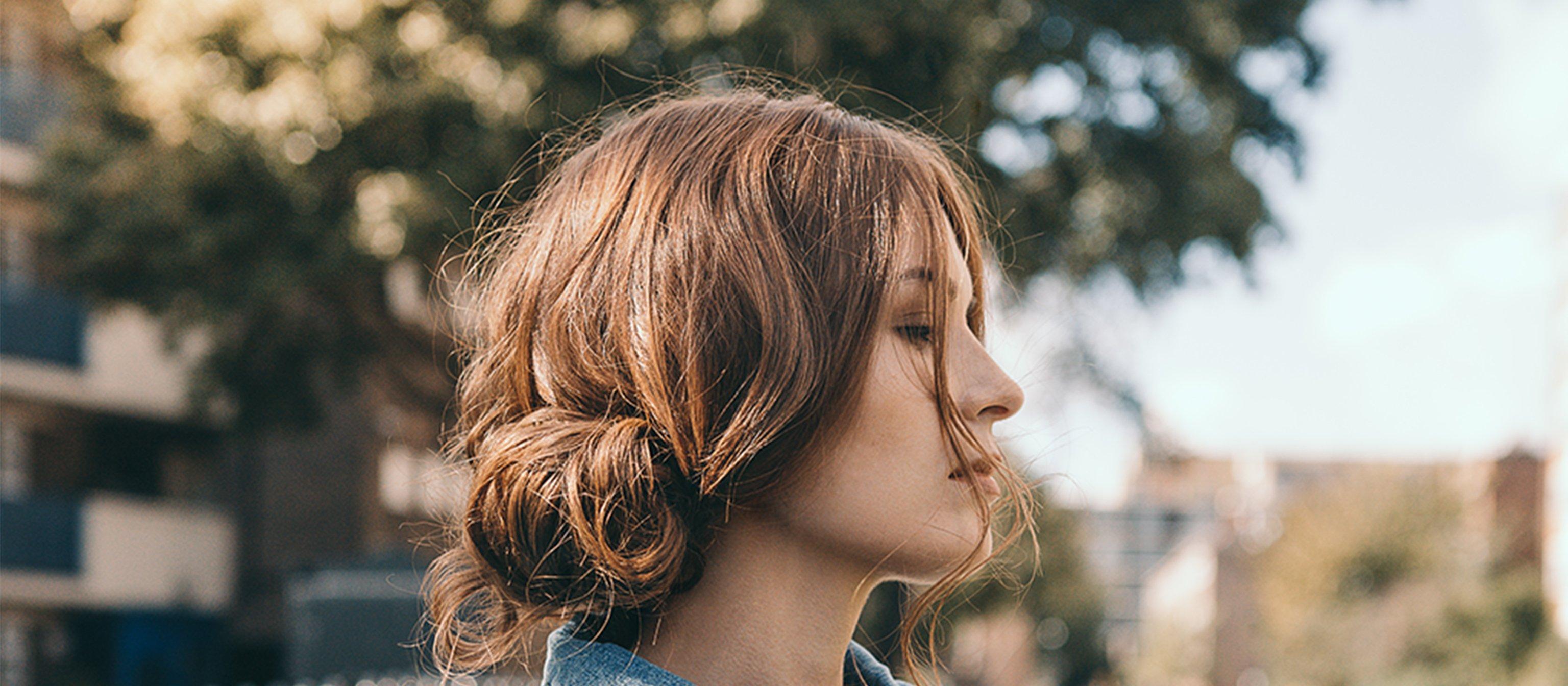 Side_Swept_Chignon_ImgHeaderBanner_3x.jpg