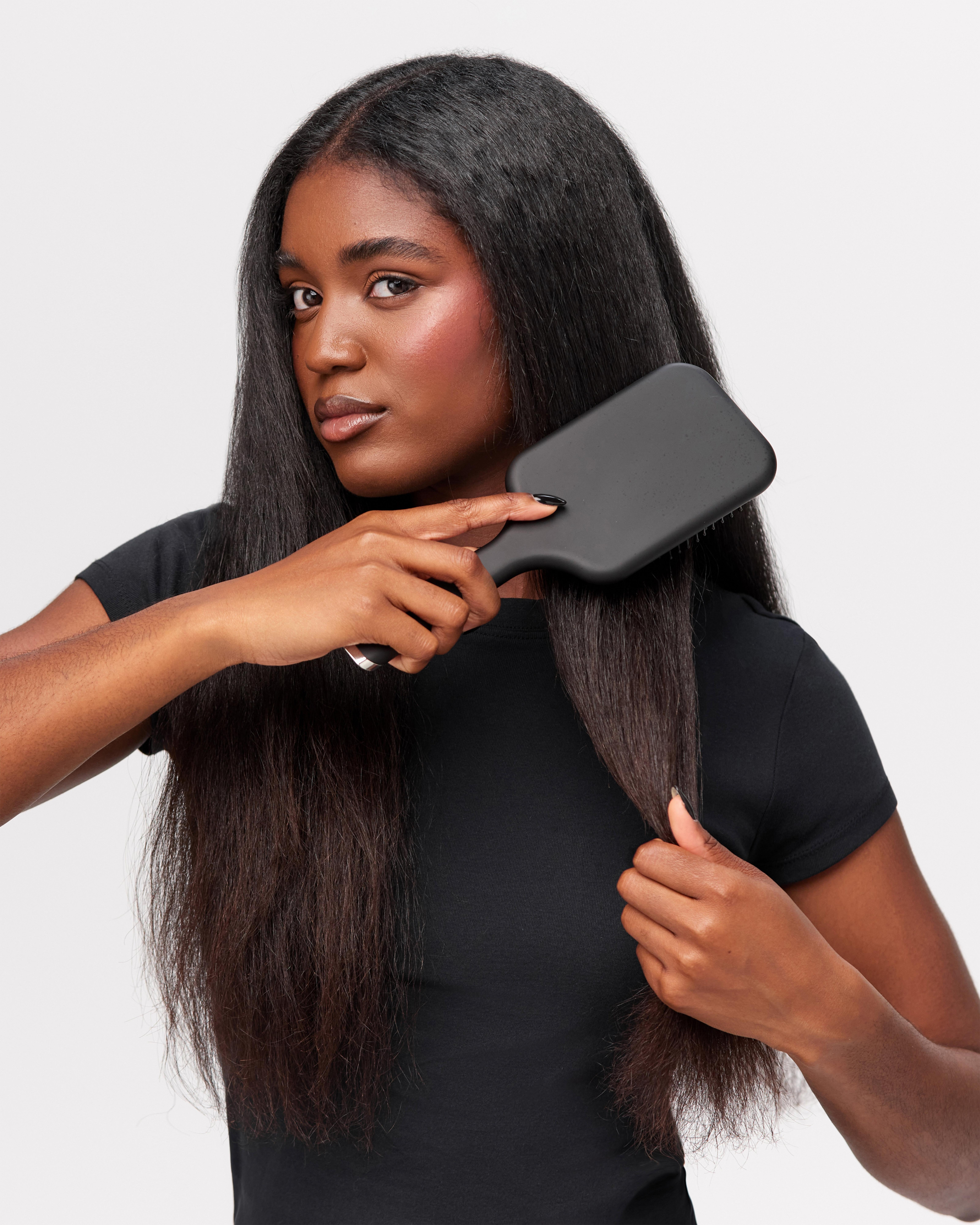 using ghd paddle brush to smooth &amp; polish&nbsp;